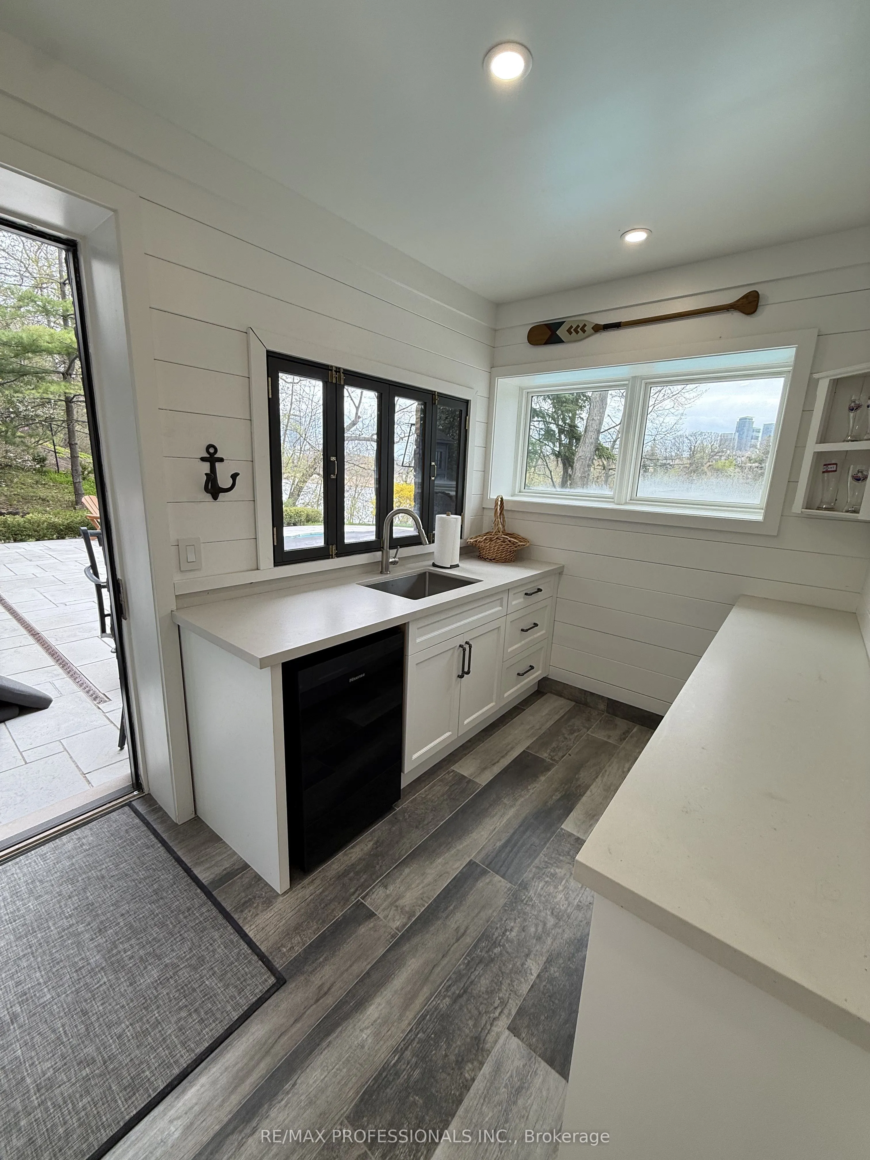 23 Riverside Crescent