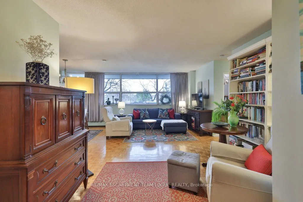 2263 Marine Drive #301