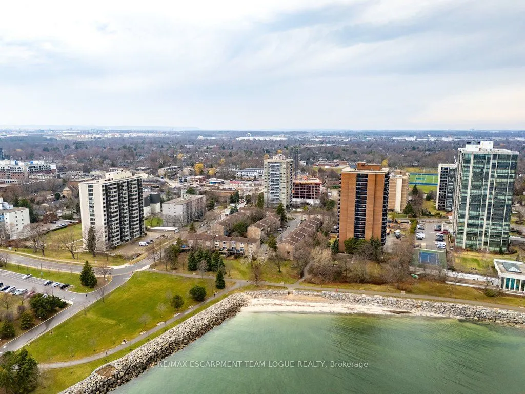 2263 Marine Drive #301