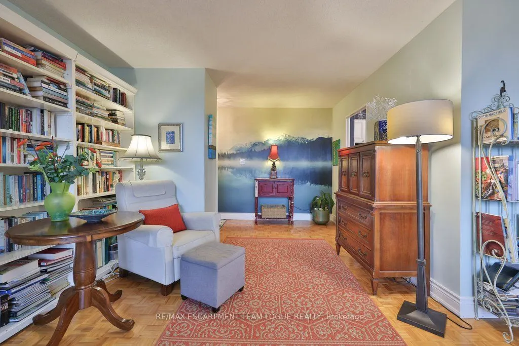 2263 Marine Drive #301