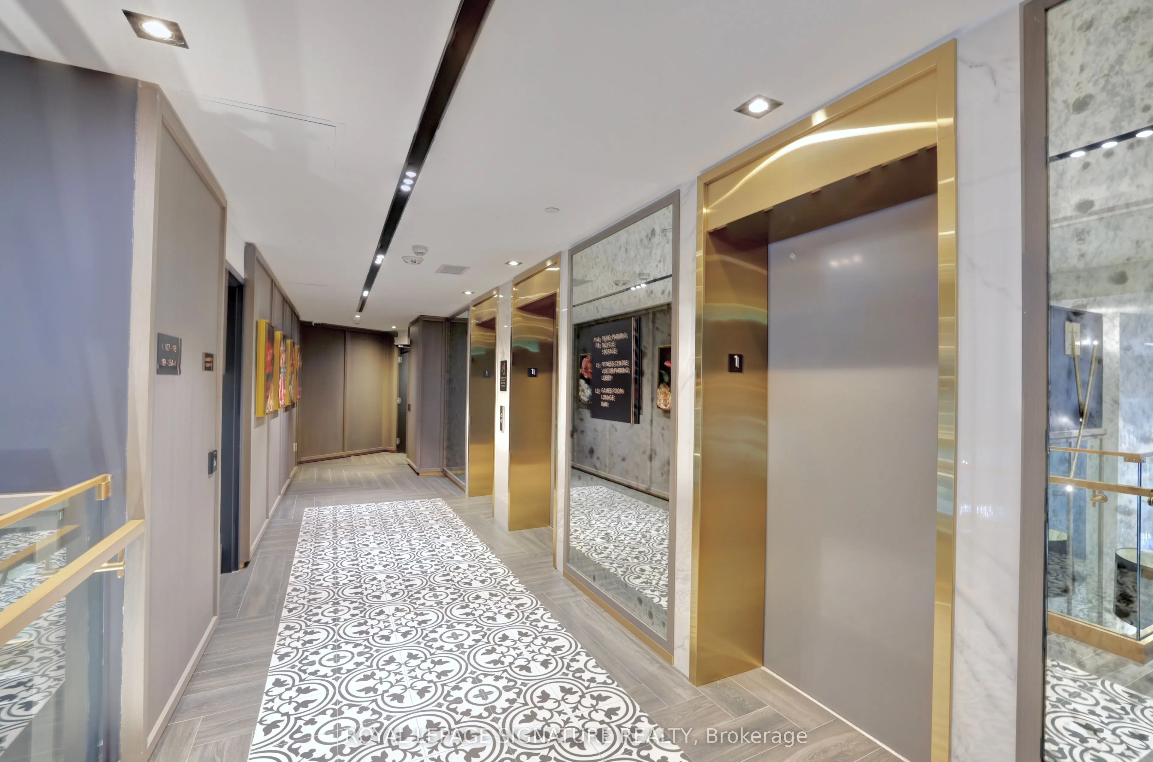 395 Dundas Street W #PH15