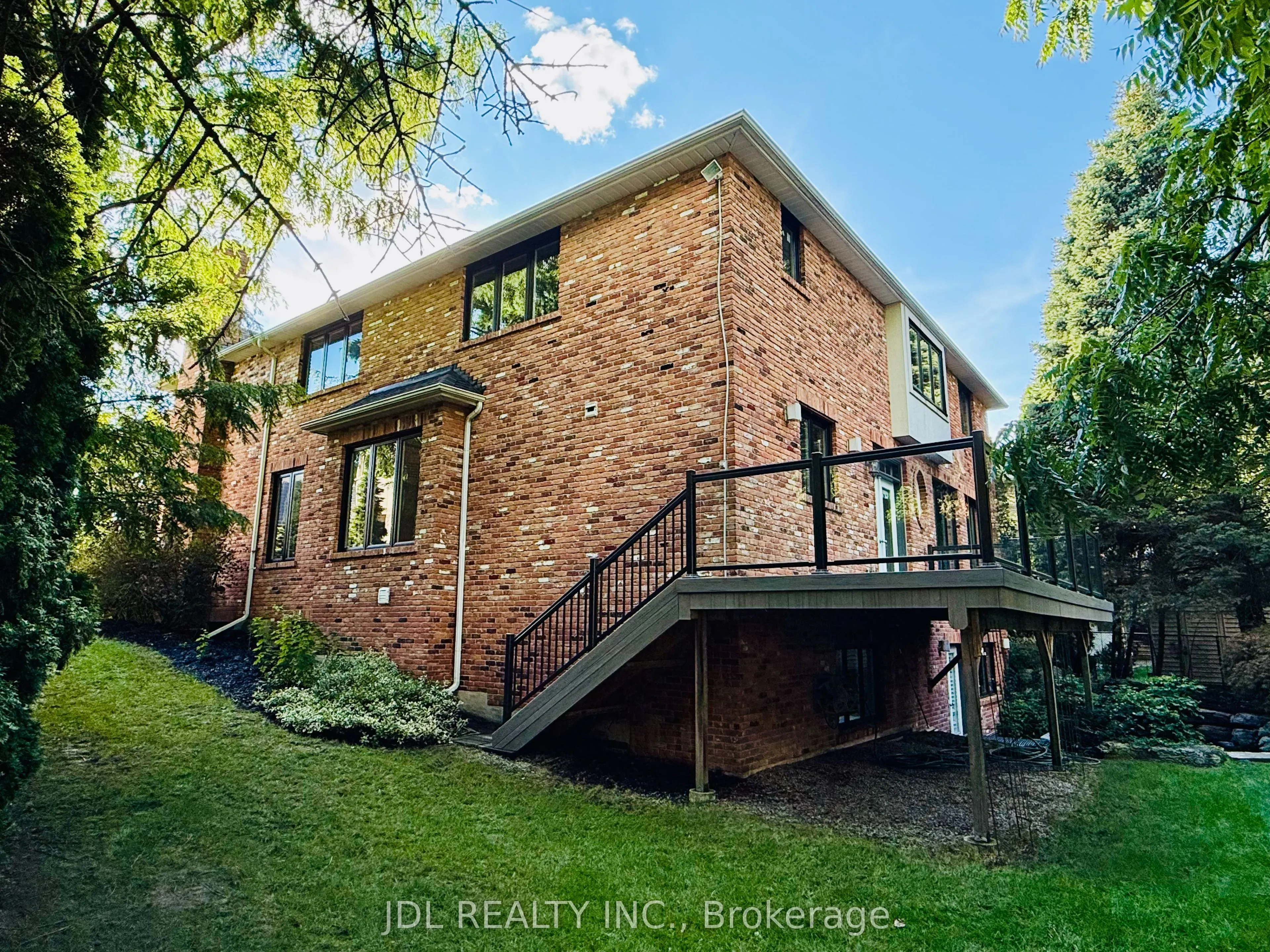 1283 Lindburgh Court