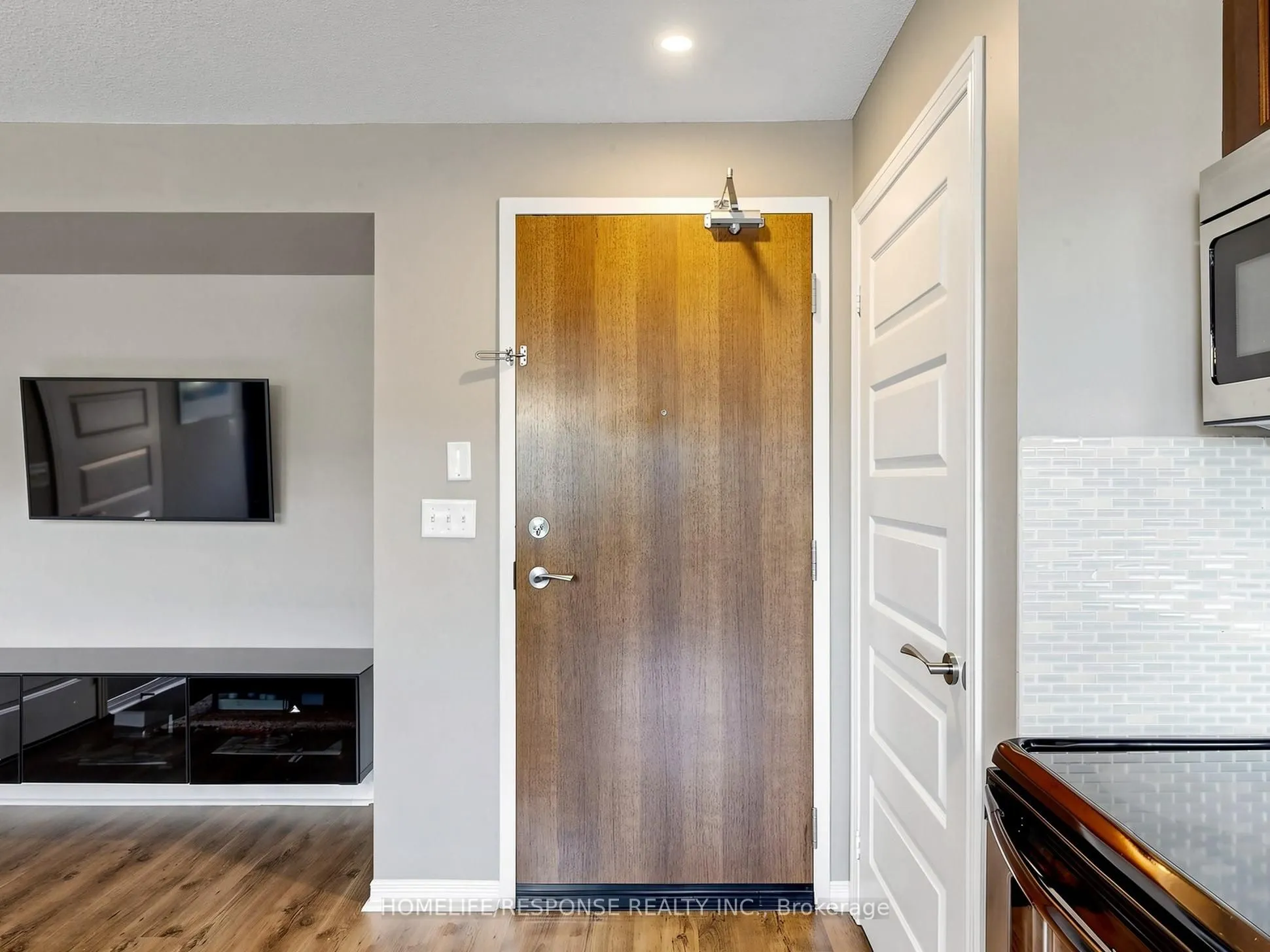 215 QUEEN Street E #225