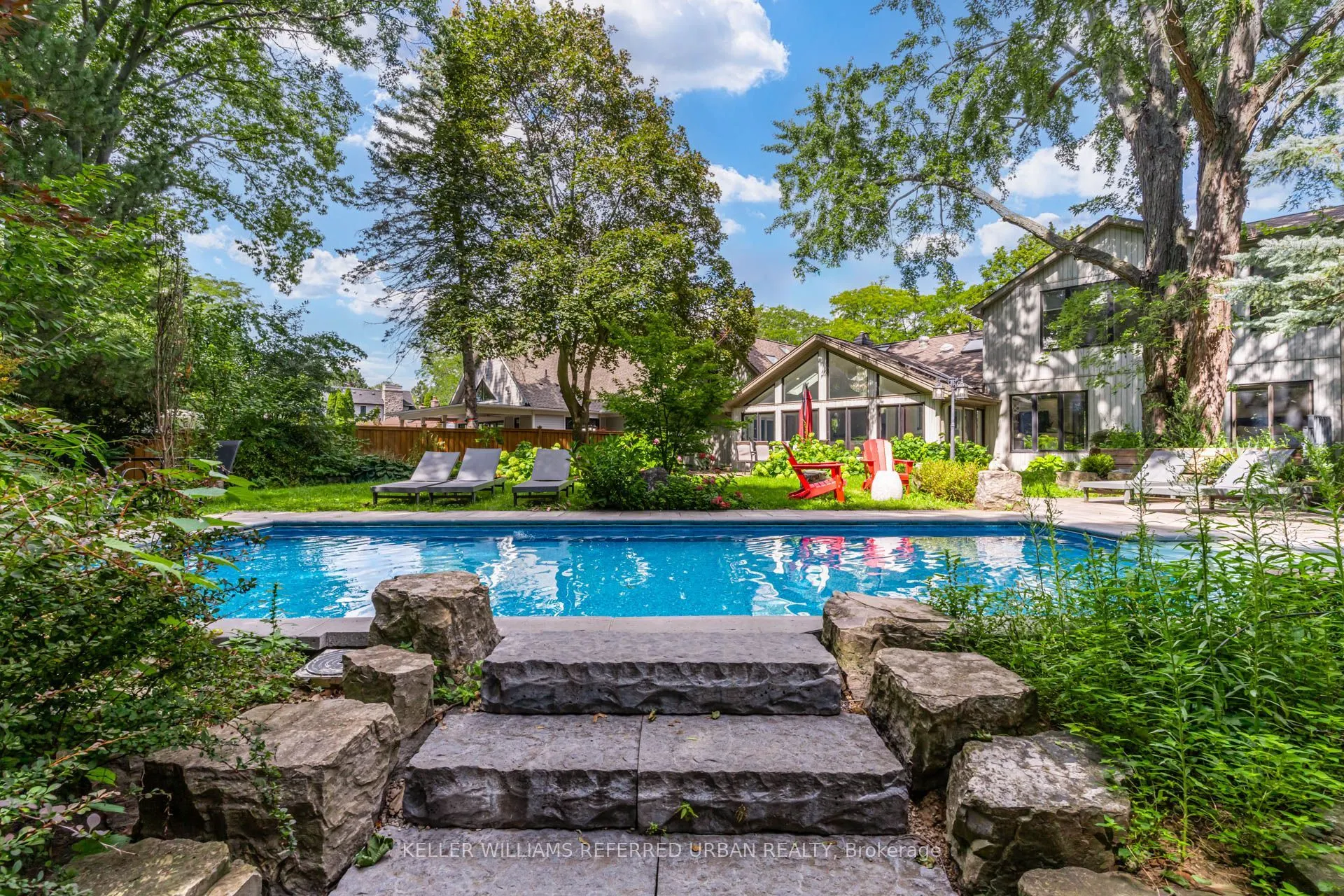 876 Parkland Avenue