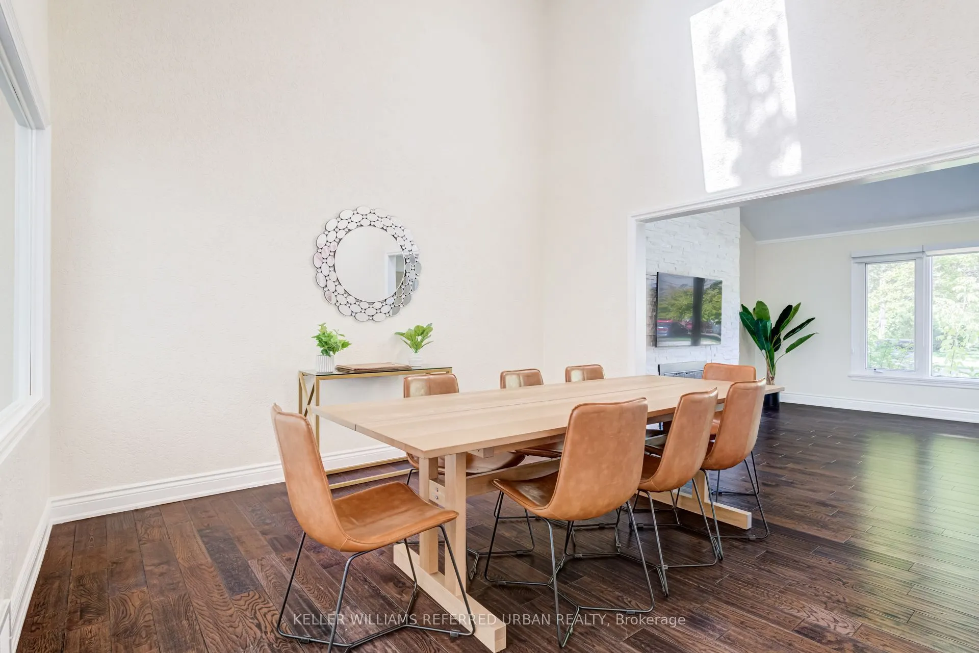 876 Parkland Avenue