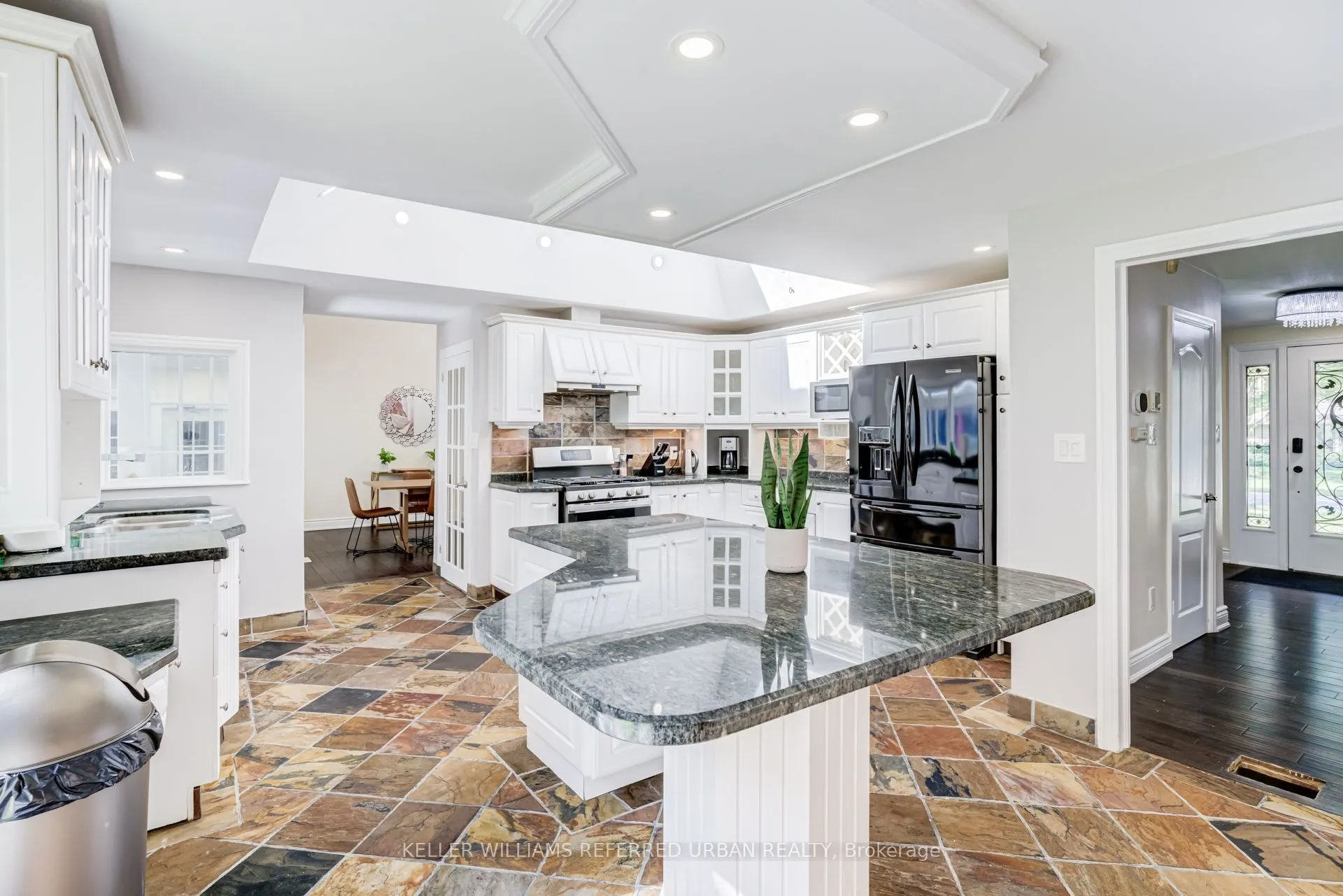 876 Parkland Avenue