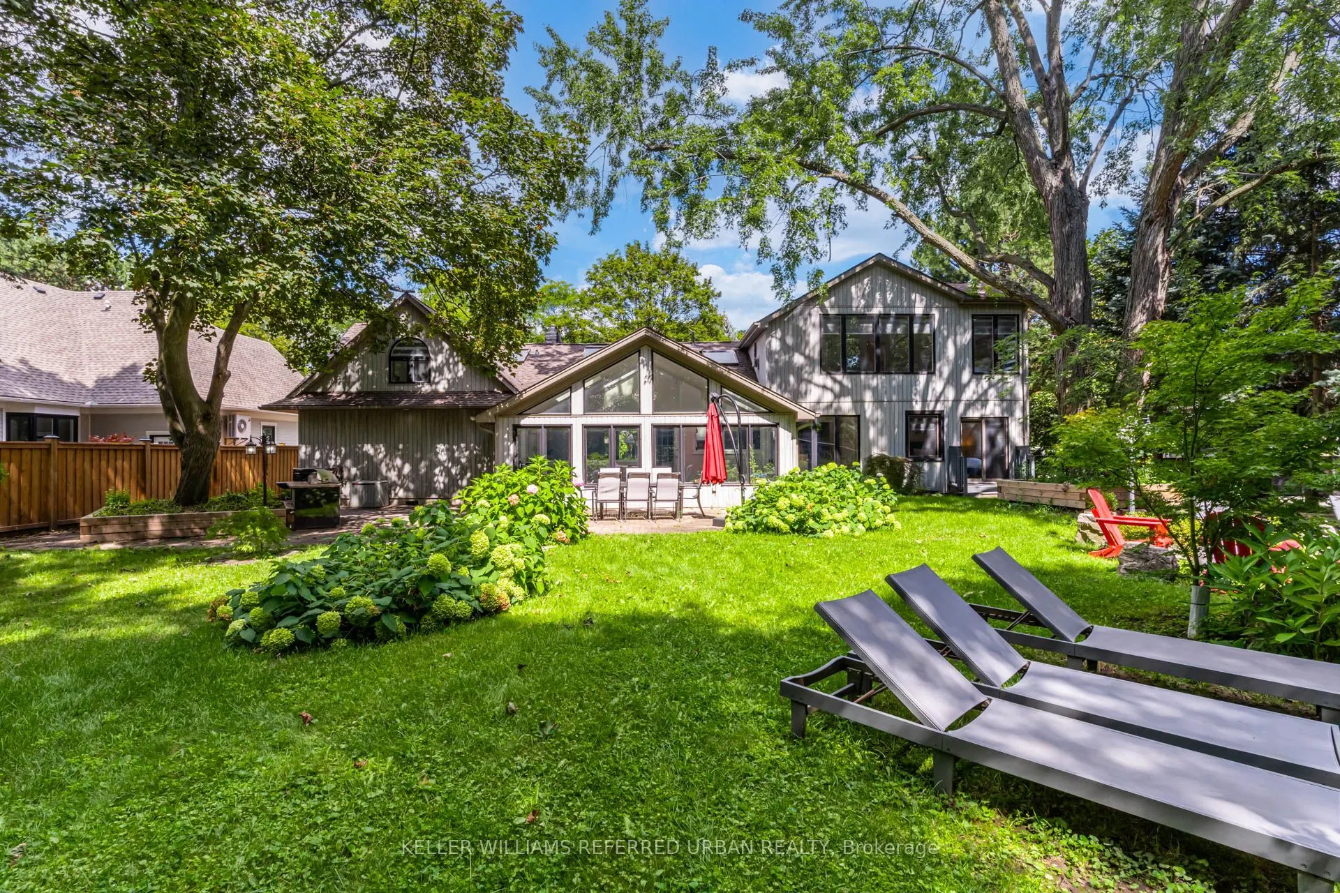 876 Parkland Avenue