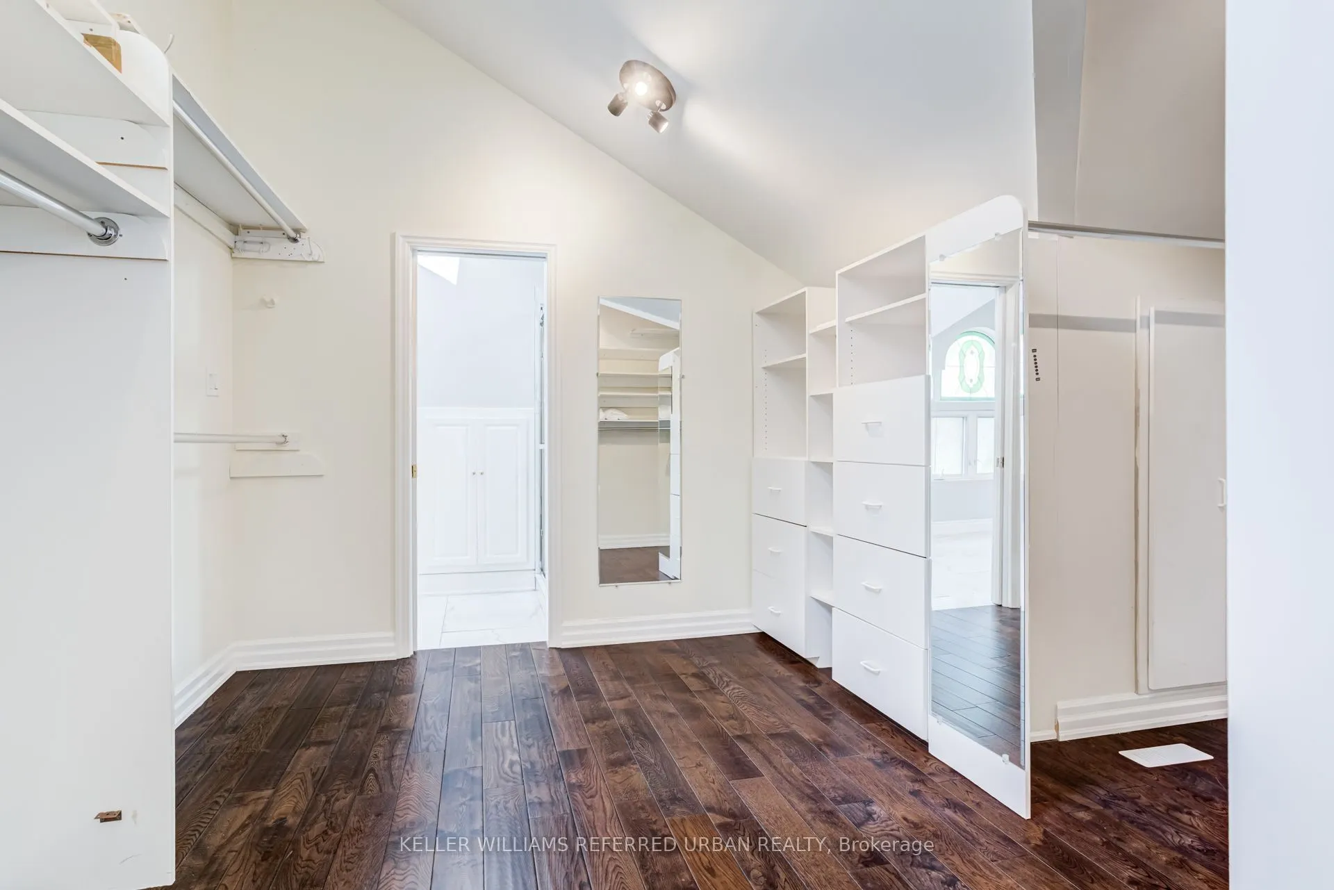 876 Parkland Avenue