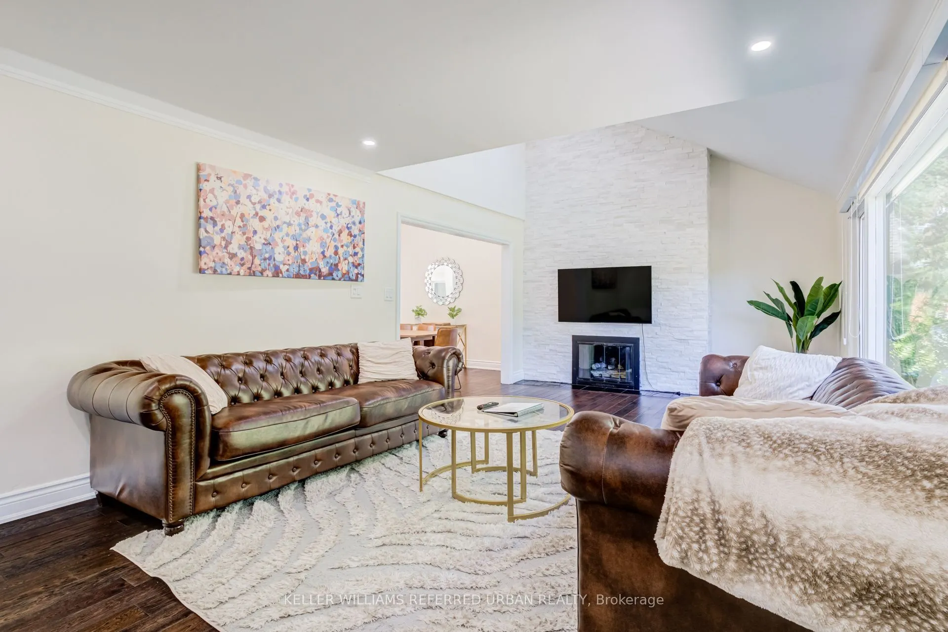 876 Parkland Avenue