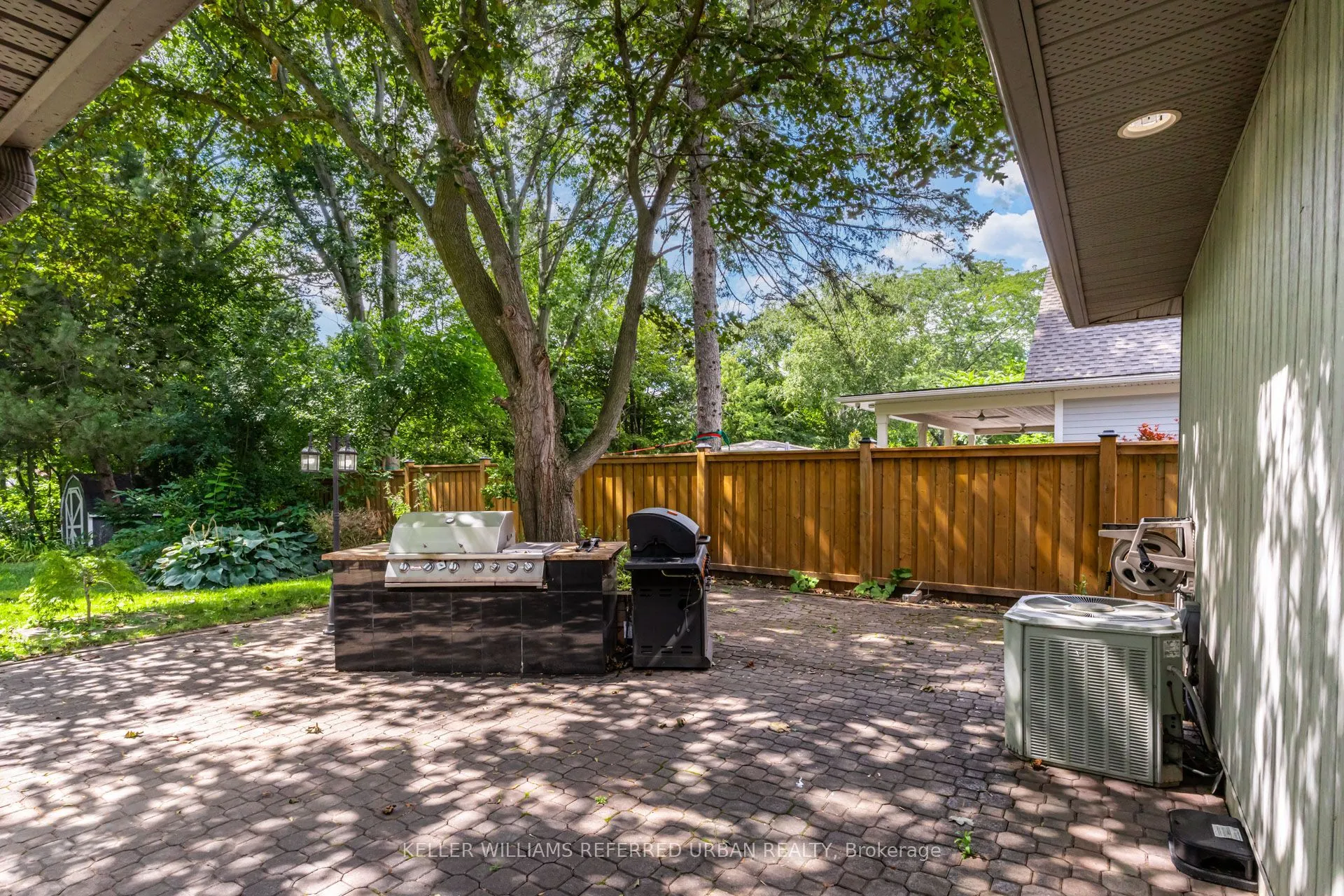 876 Parkland Avenue