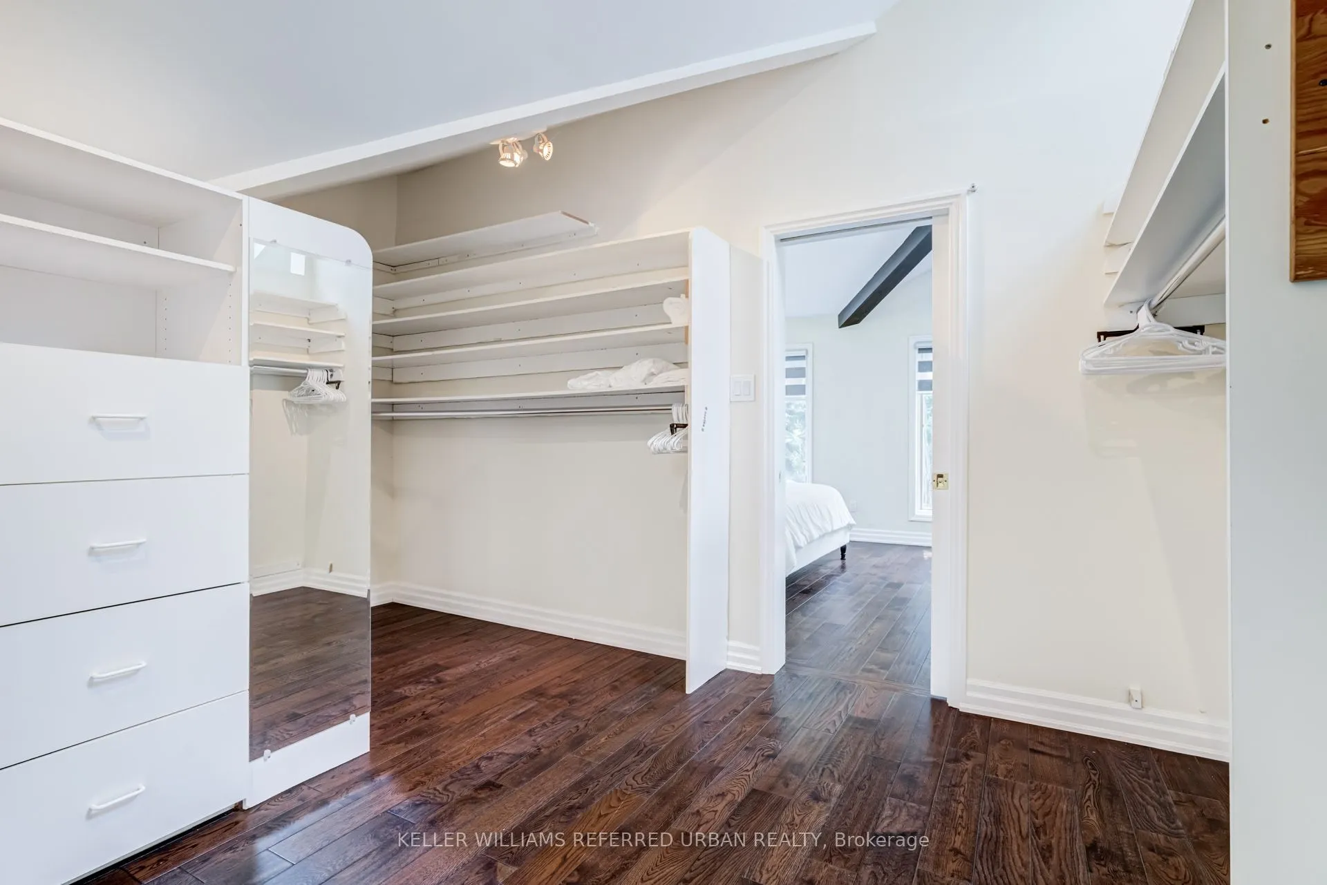 876 Parkland Avenue