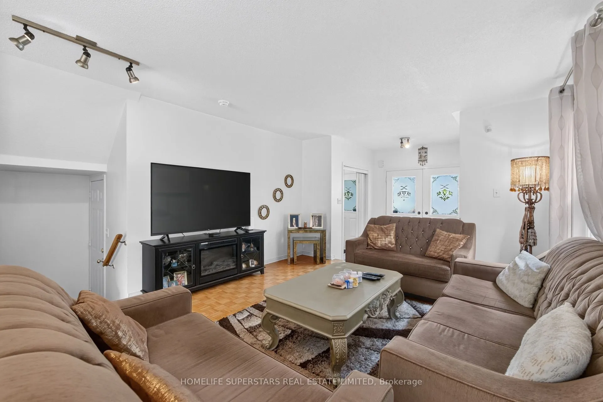 3257 Ridgeleigh Heights