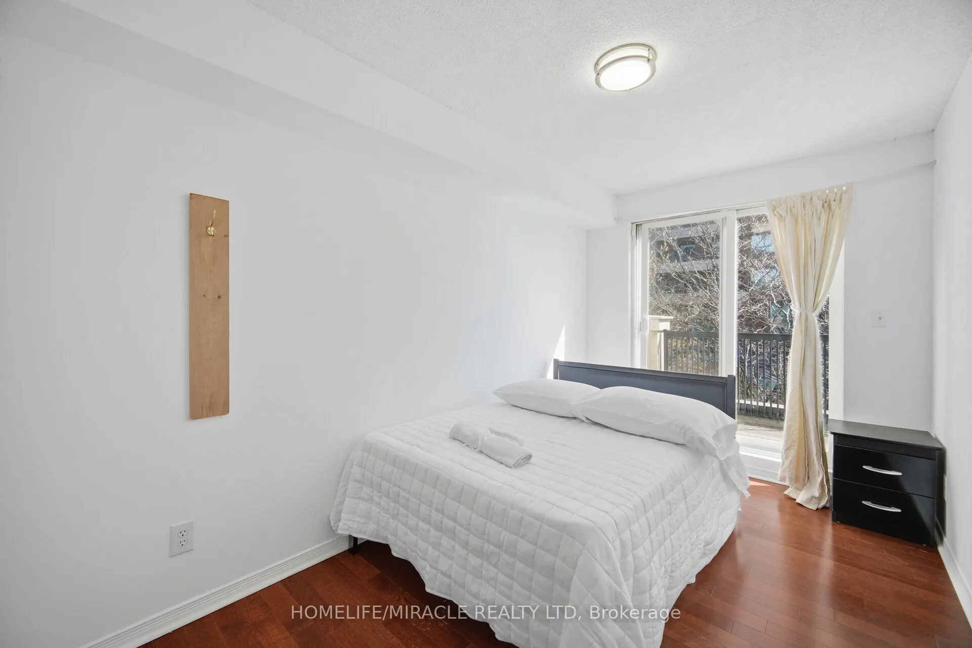 3049 Finch Avenue W #2002