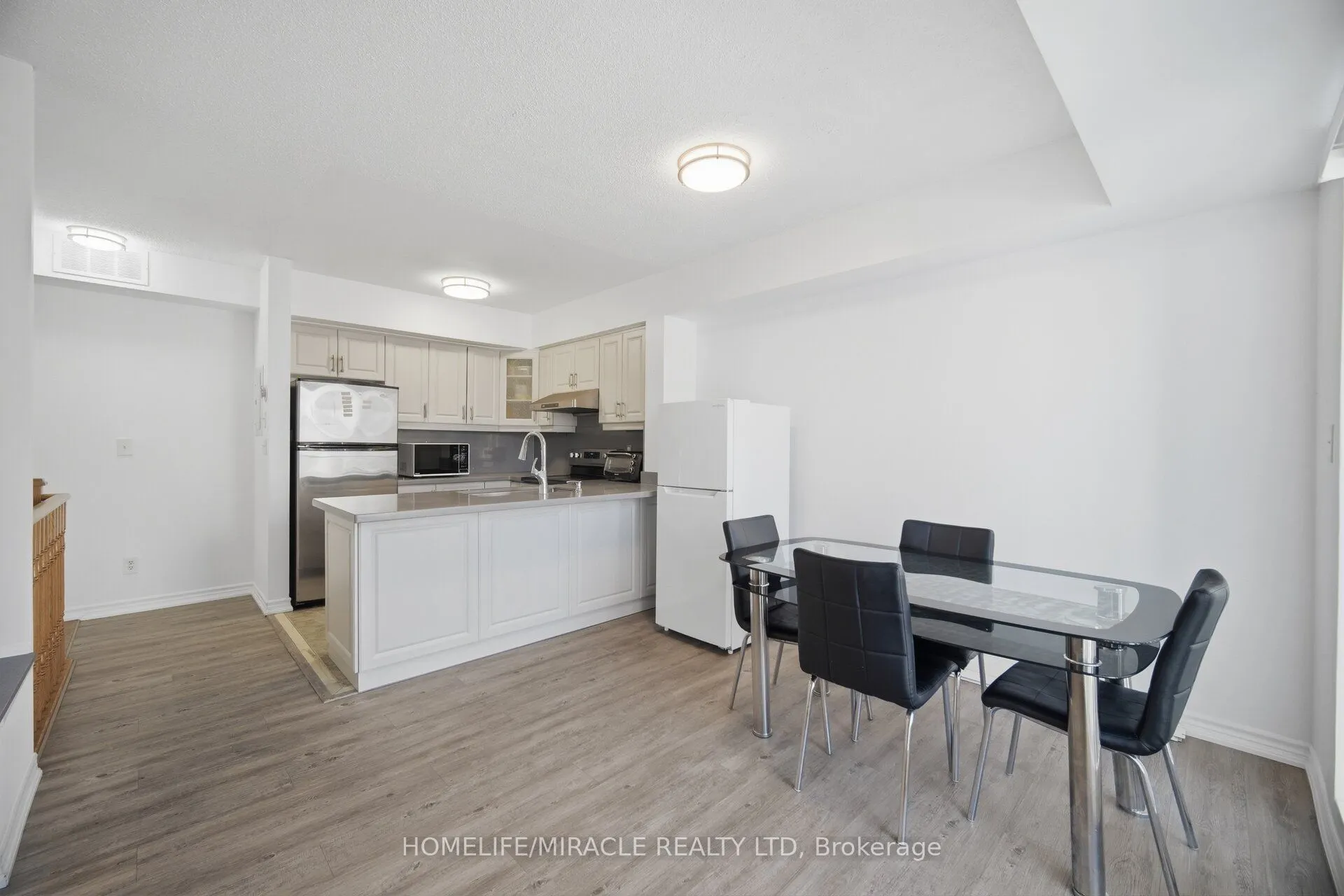 3049 Finch Avenue W #2002
