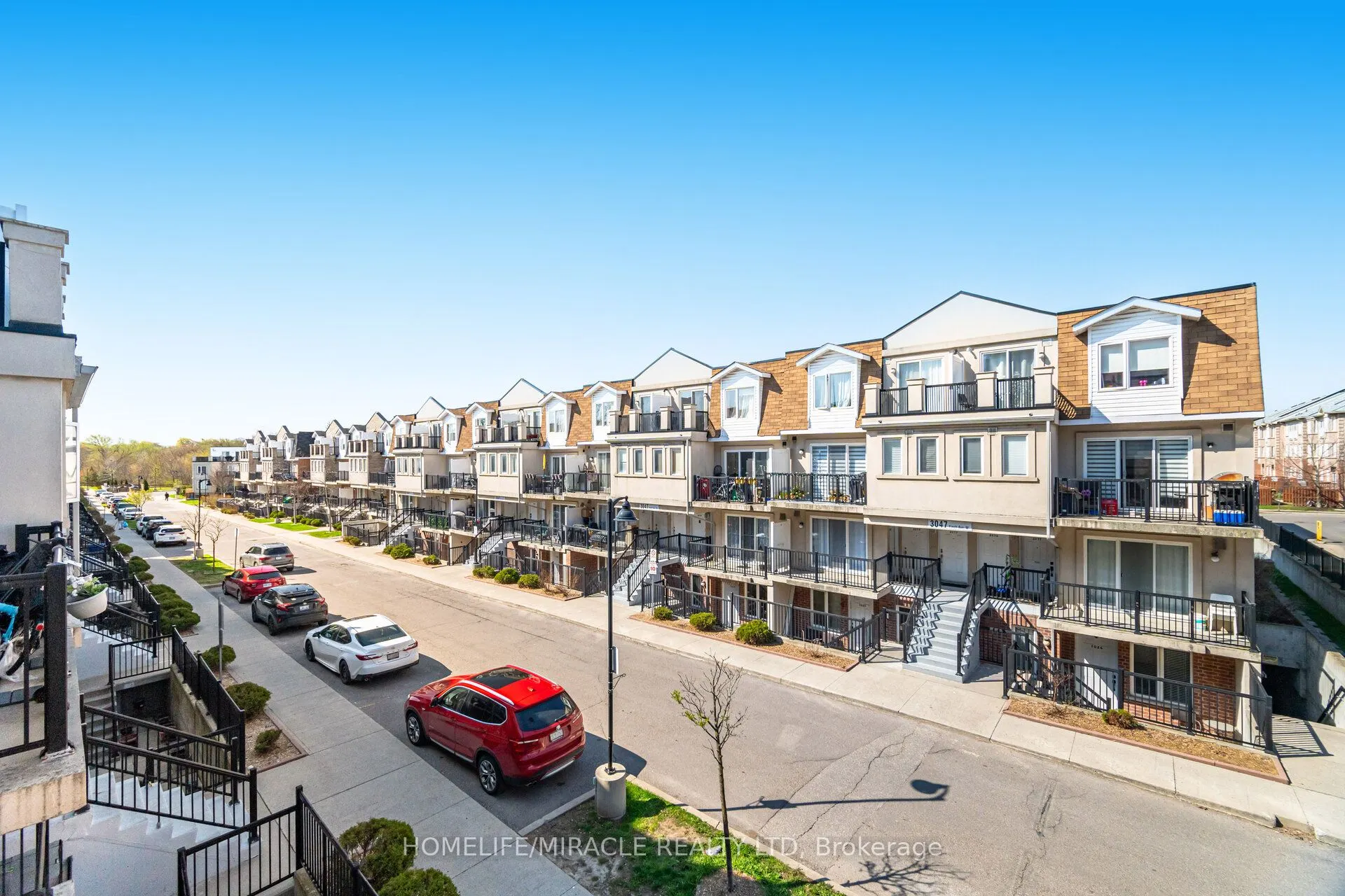 3049 Finch Avenue W #2002