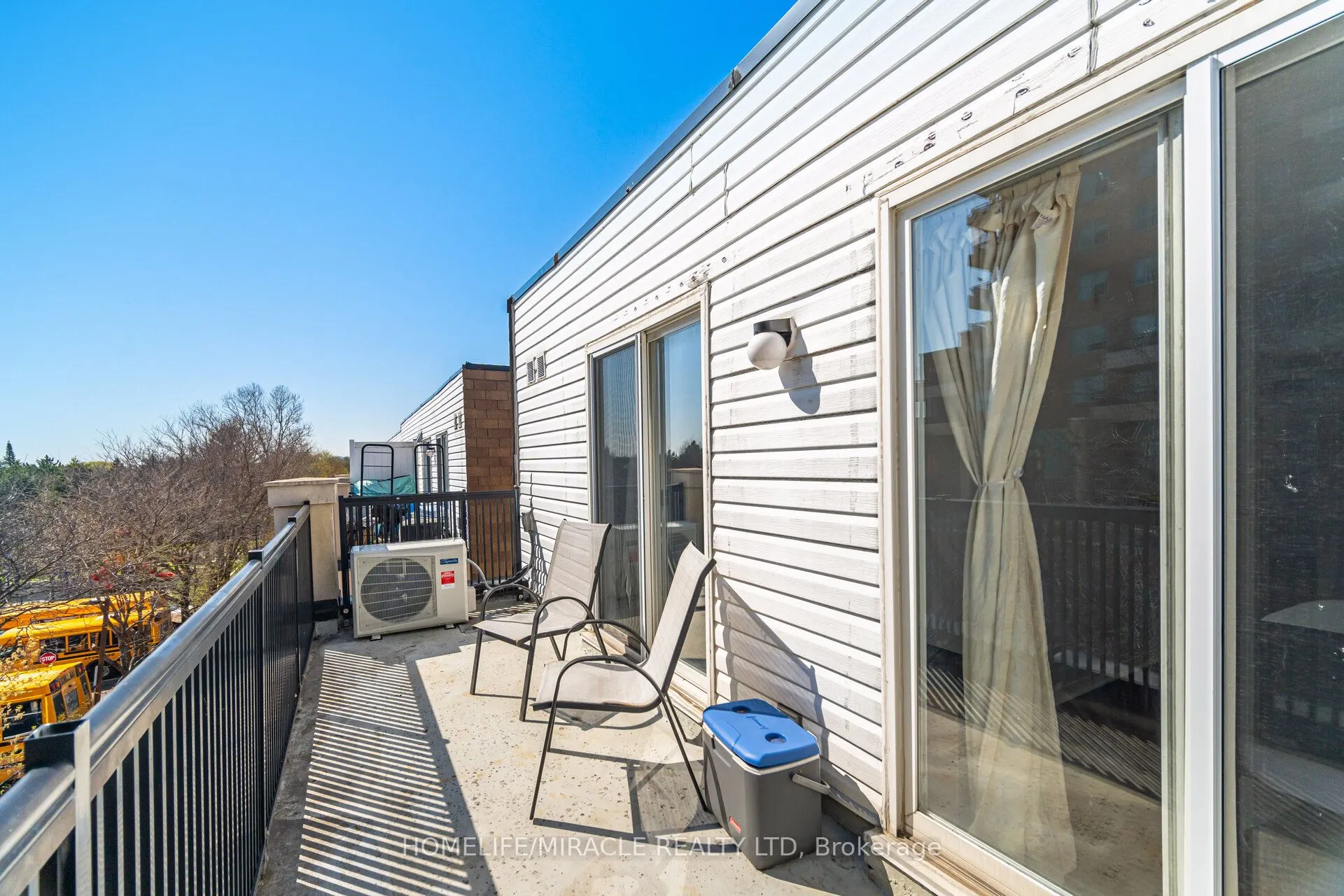 3049 Finch Avenue W #2002