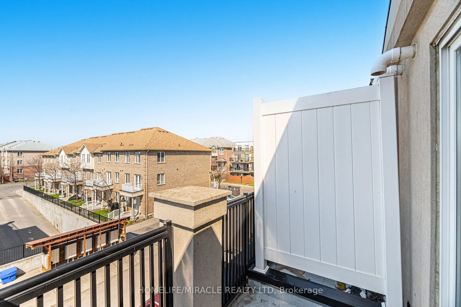 3049 Finch Avenue W #2002