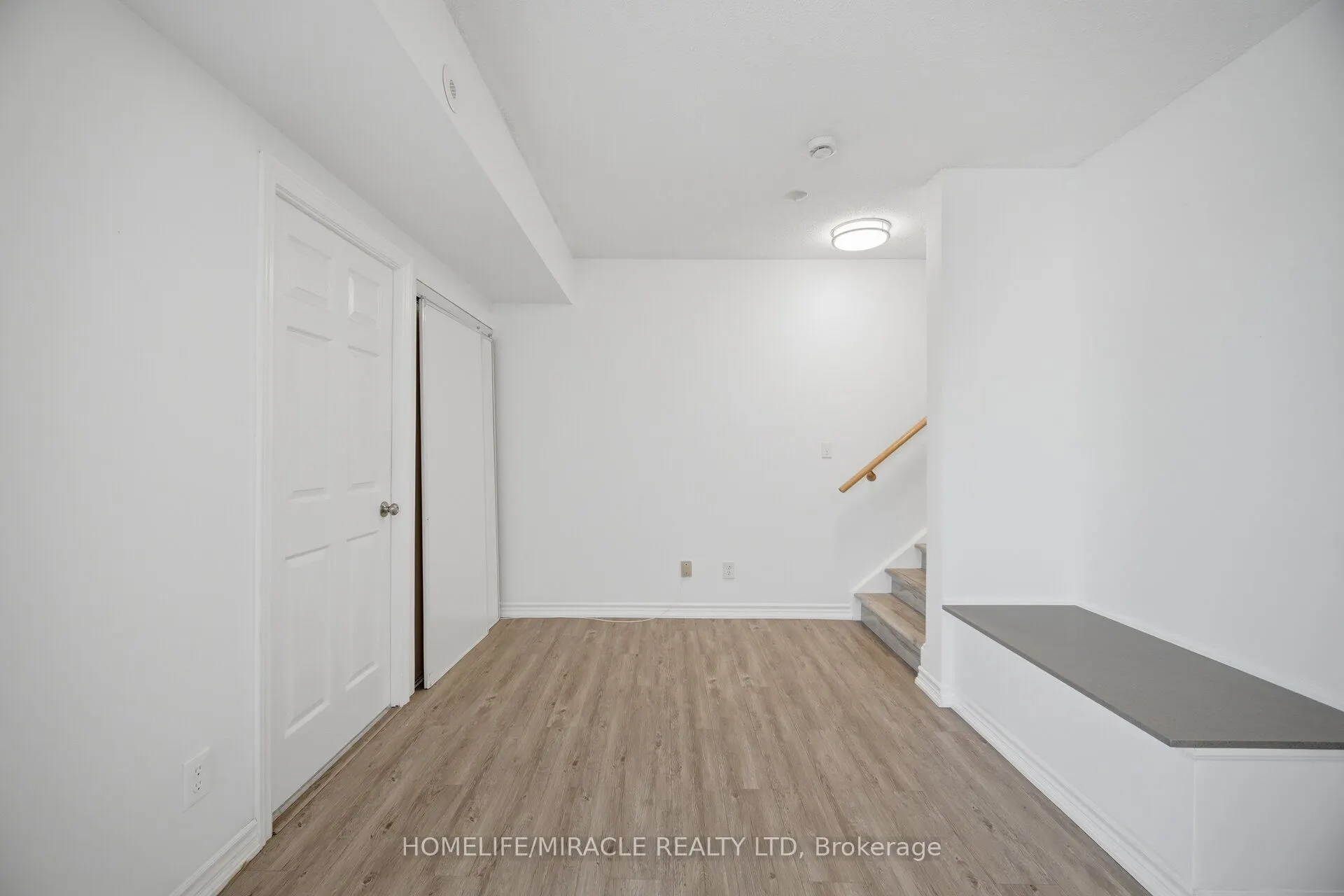 3049 Finch Avenue W #2002