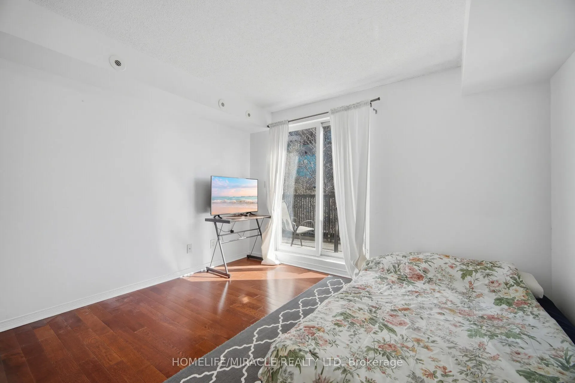 3049 Finch Avenue W #2002