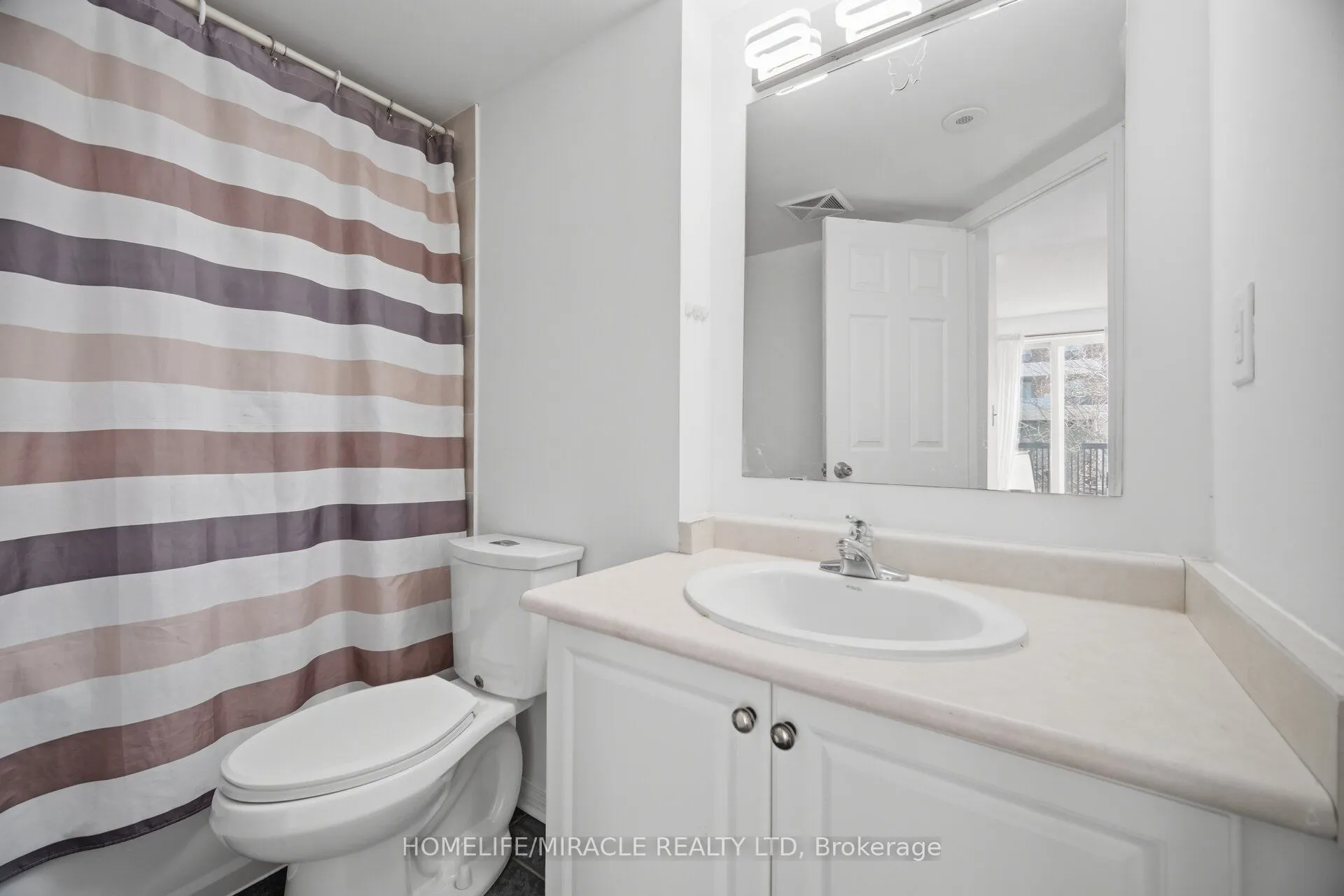 3049 Finch Avenue W #2002