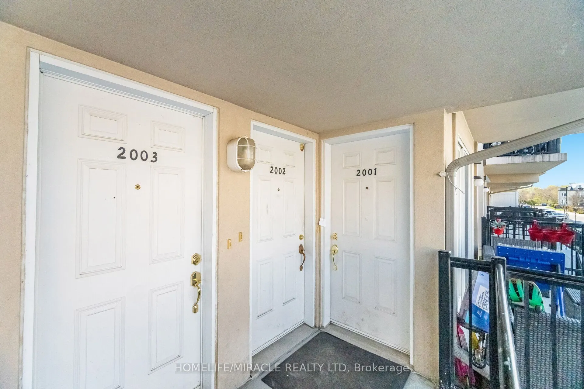 3049 Finch Avenue W #2002