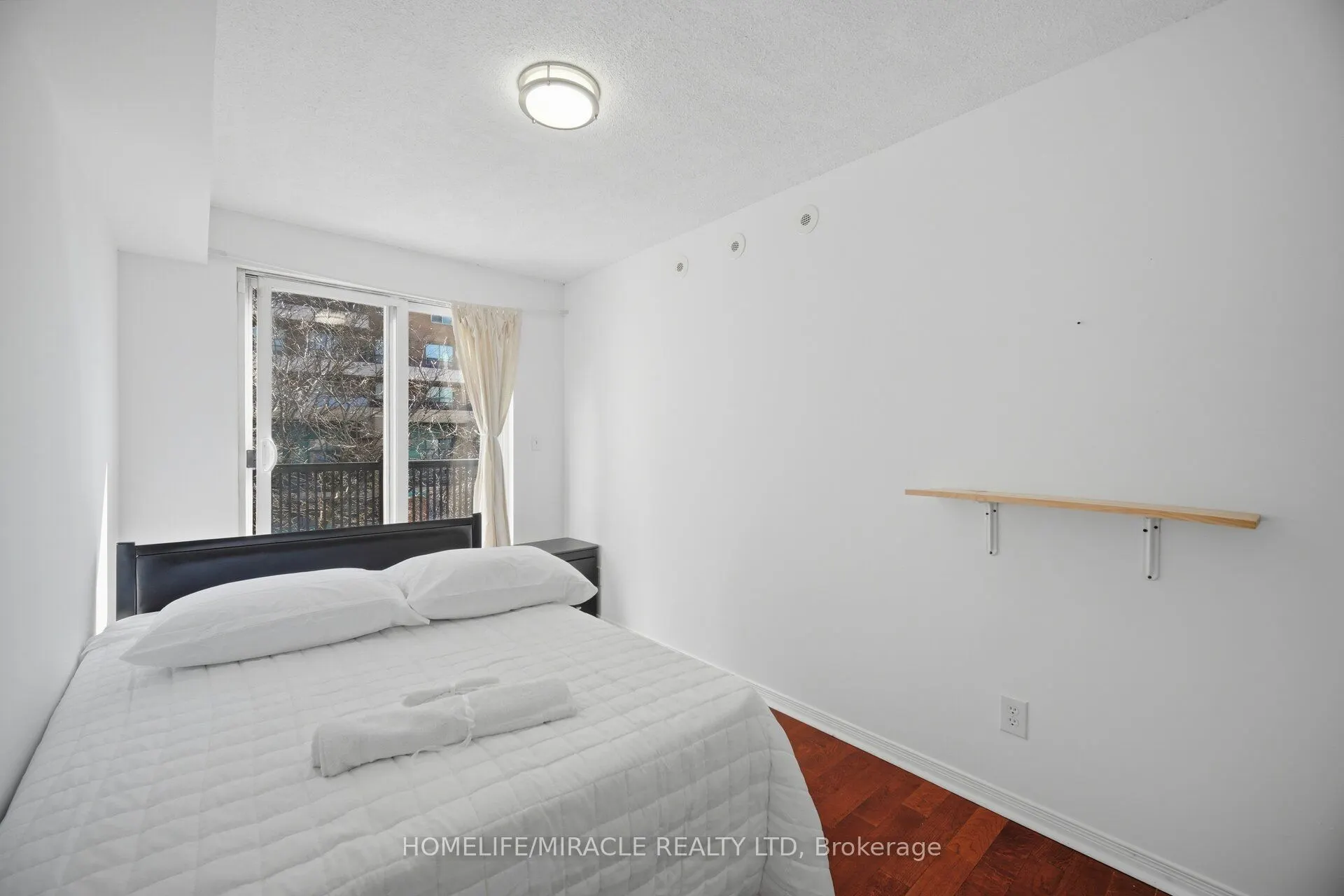 3049 Finch Avenue W #2002