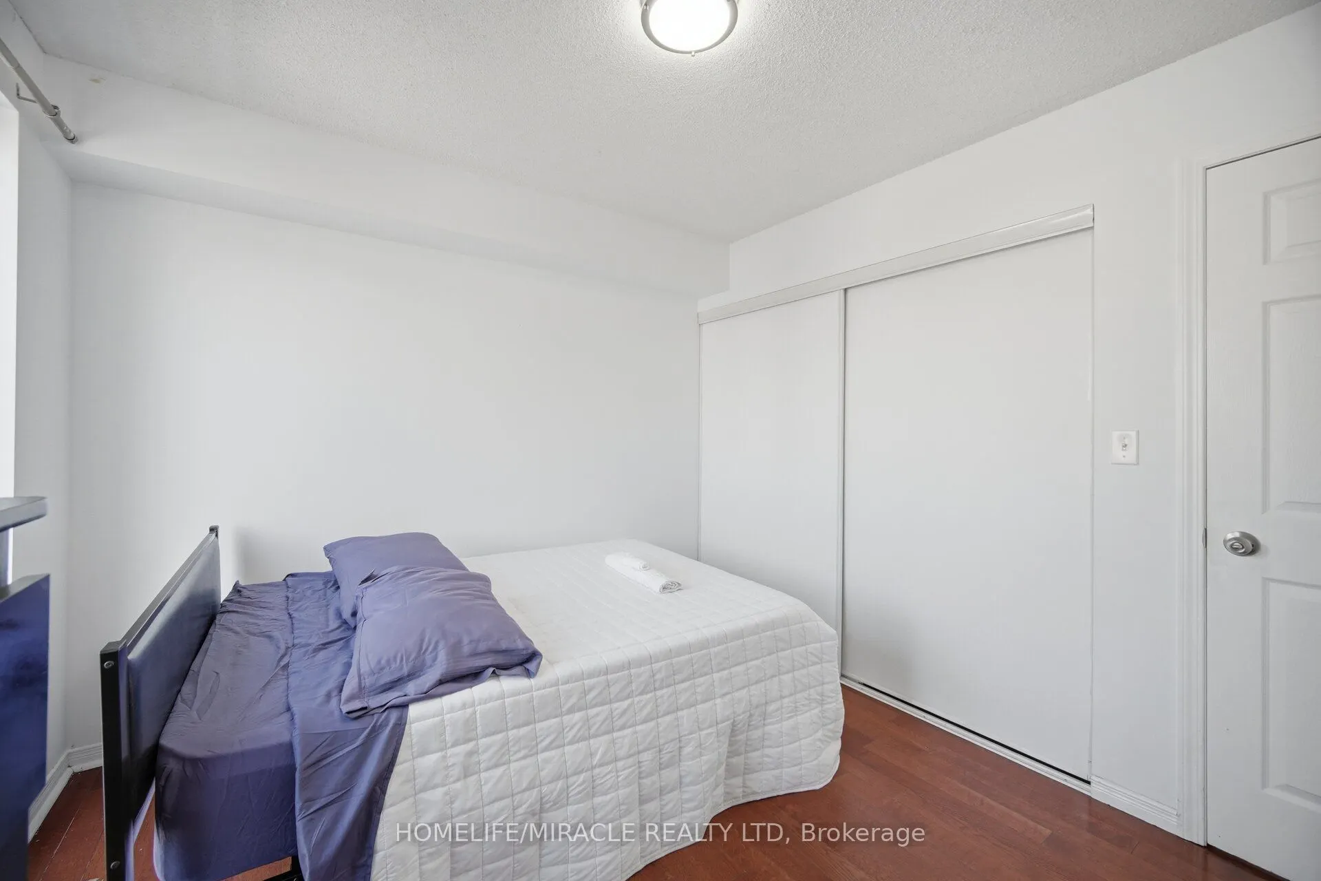 3049 Finch Avenue W #2002