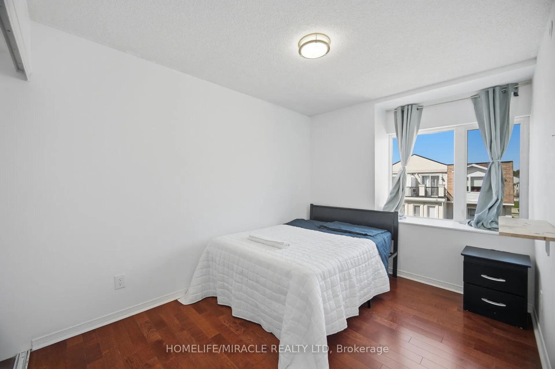 3049 Finch Avenue W #2002