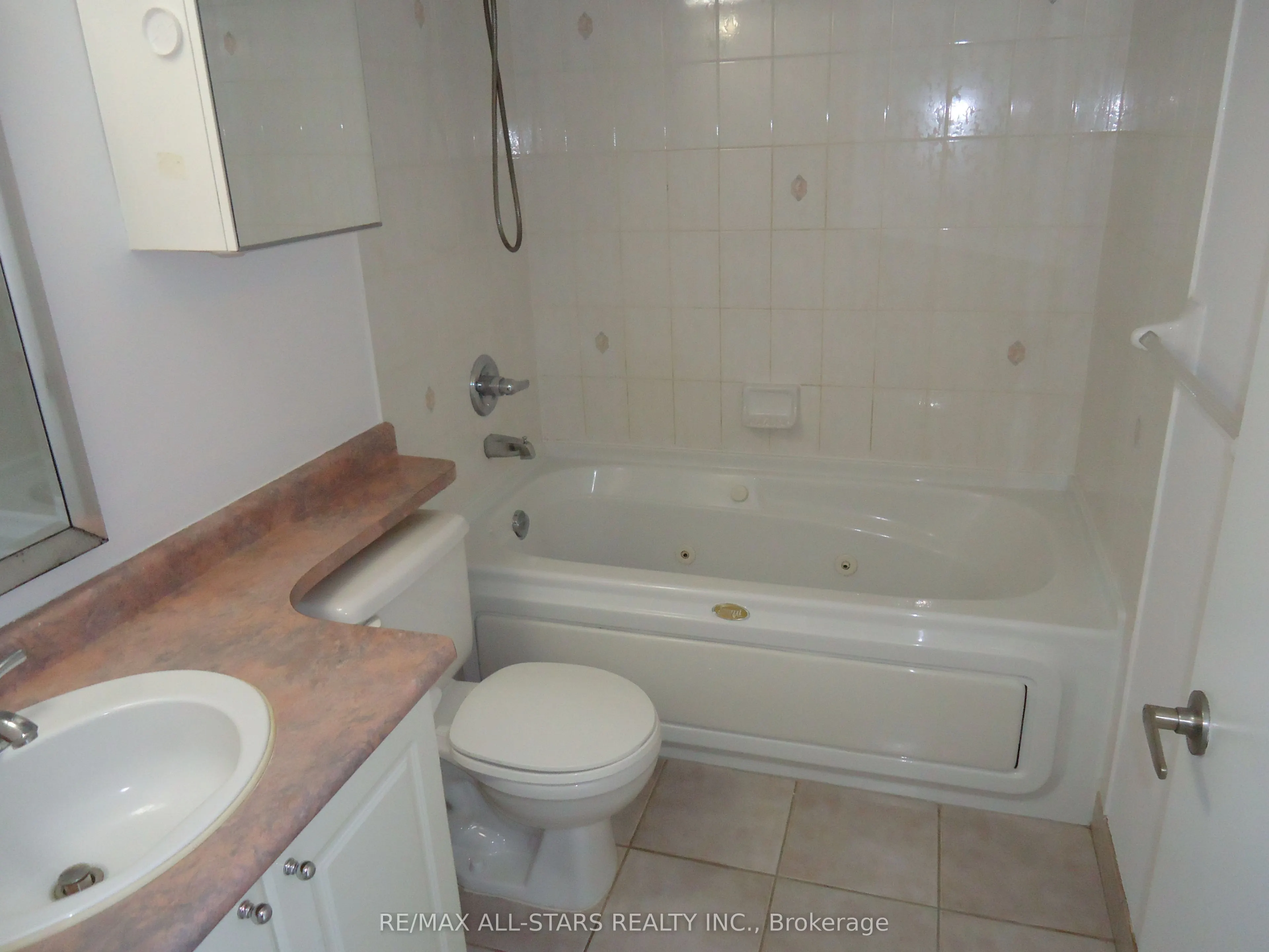 250 Manitoba Street #621