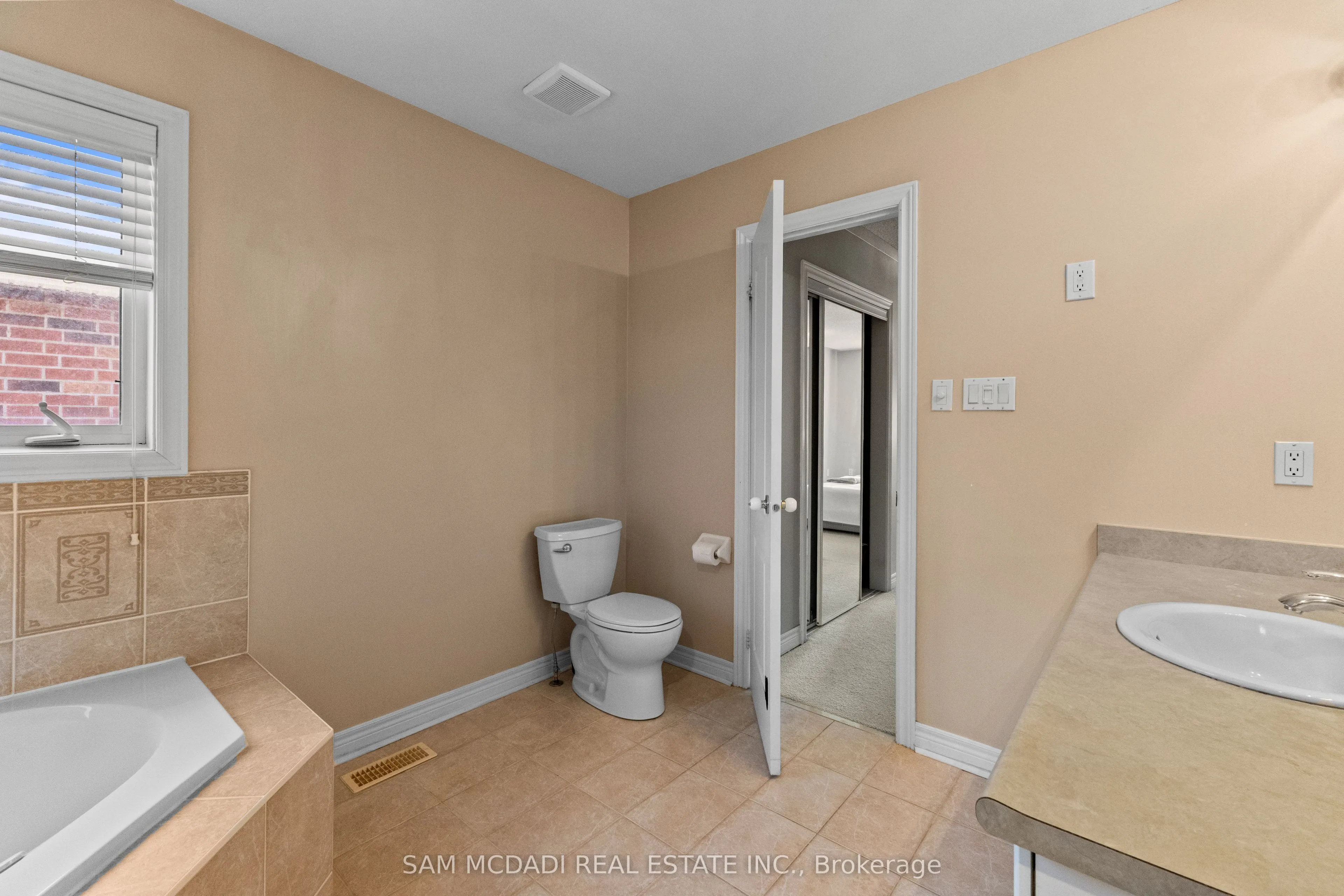 2476 Palmerston Road