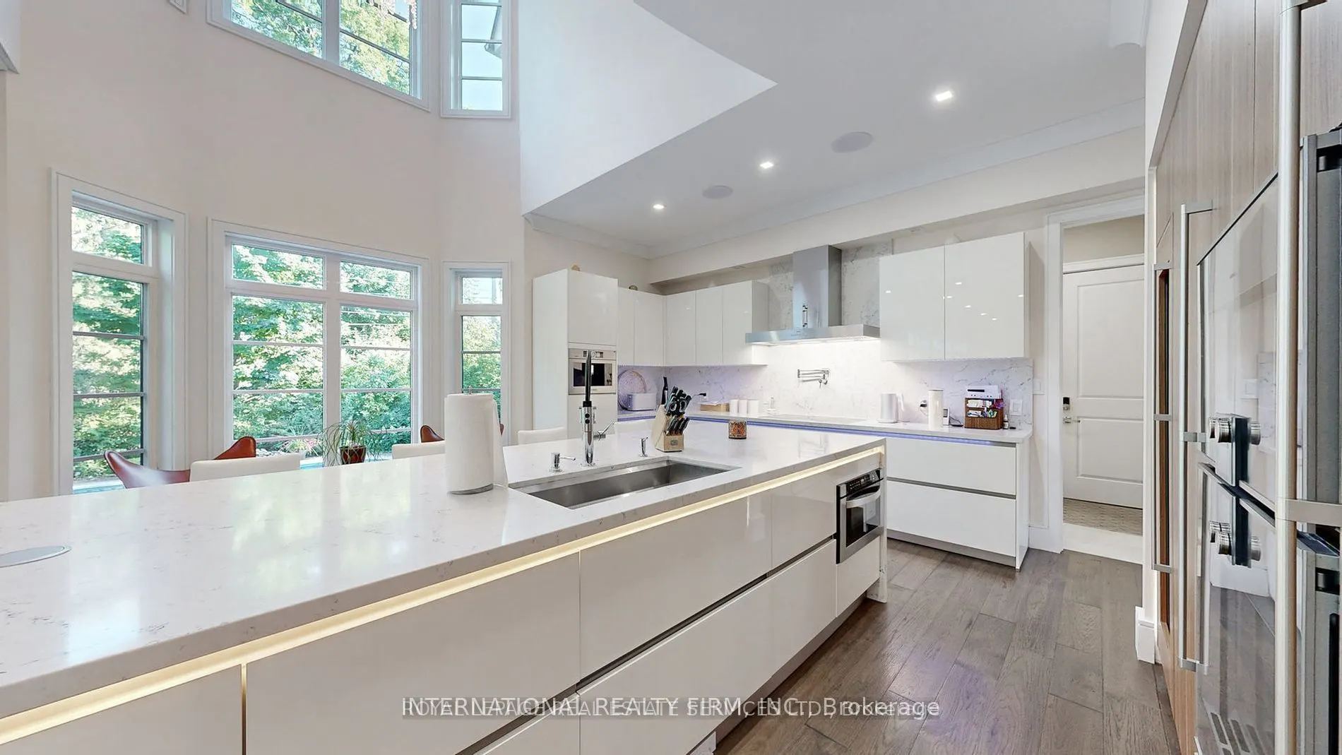 1286 Cambridge Drive