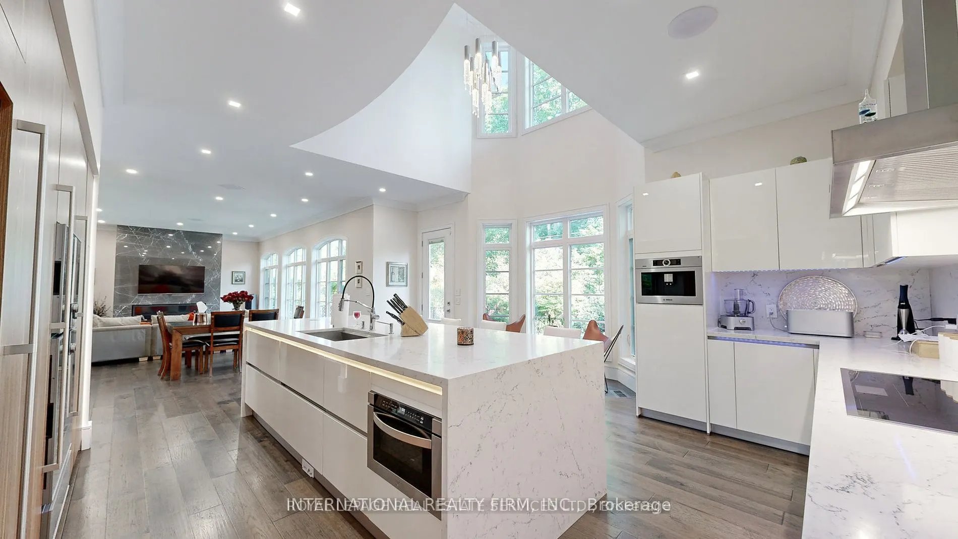 1286 Cambridge Drive