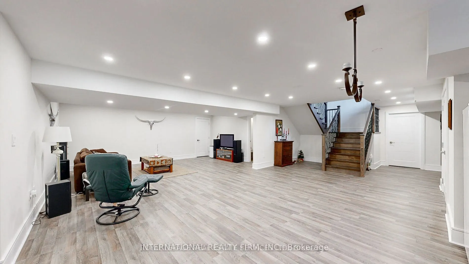 1286 Cambridge Drive
