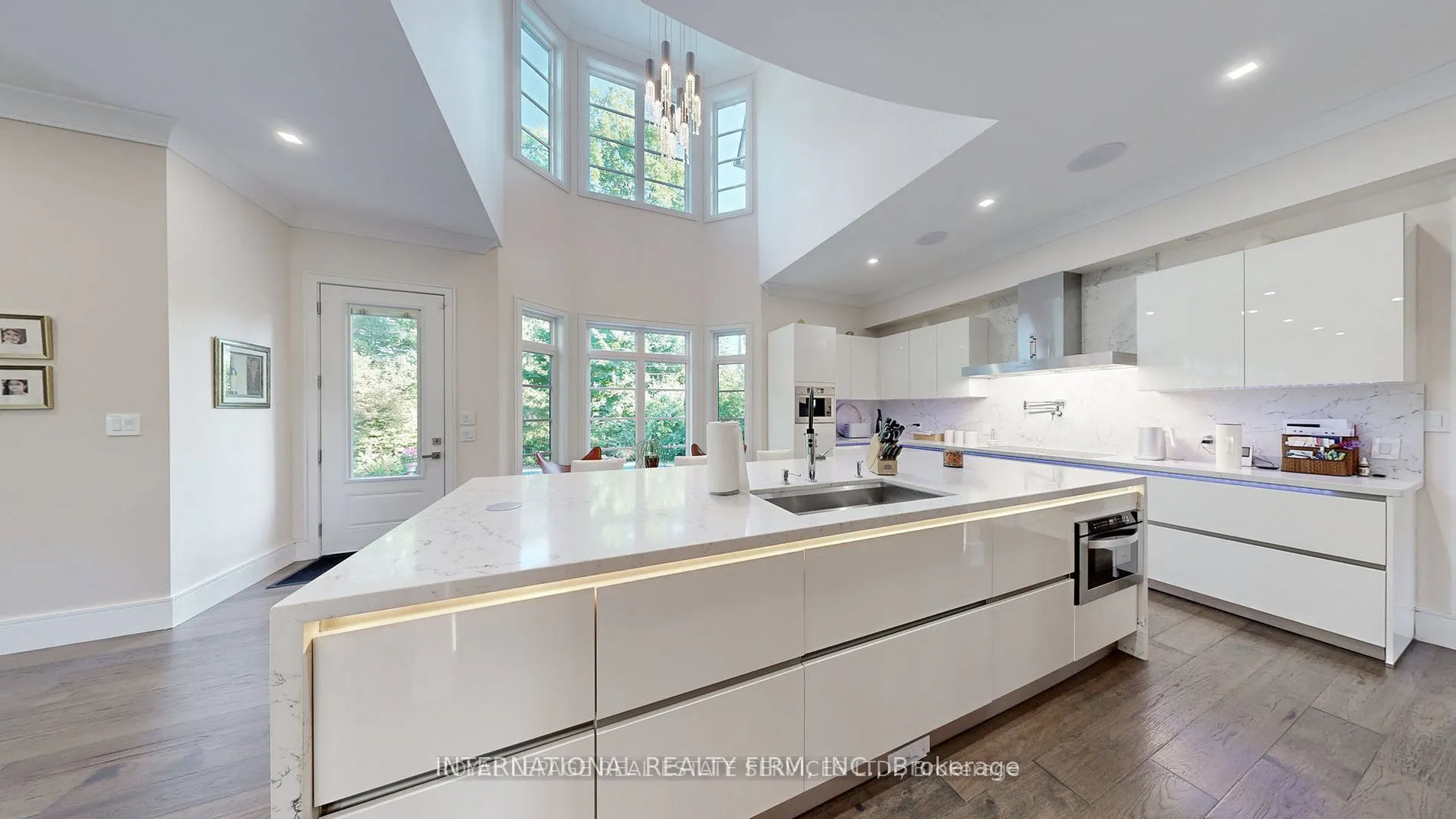 1286 Cambridge Drive