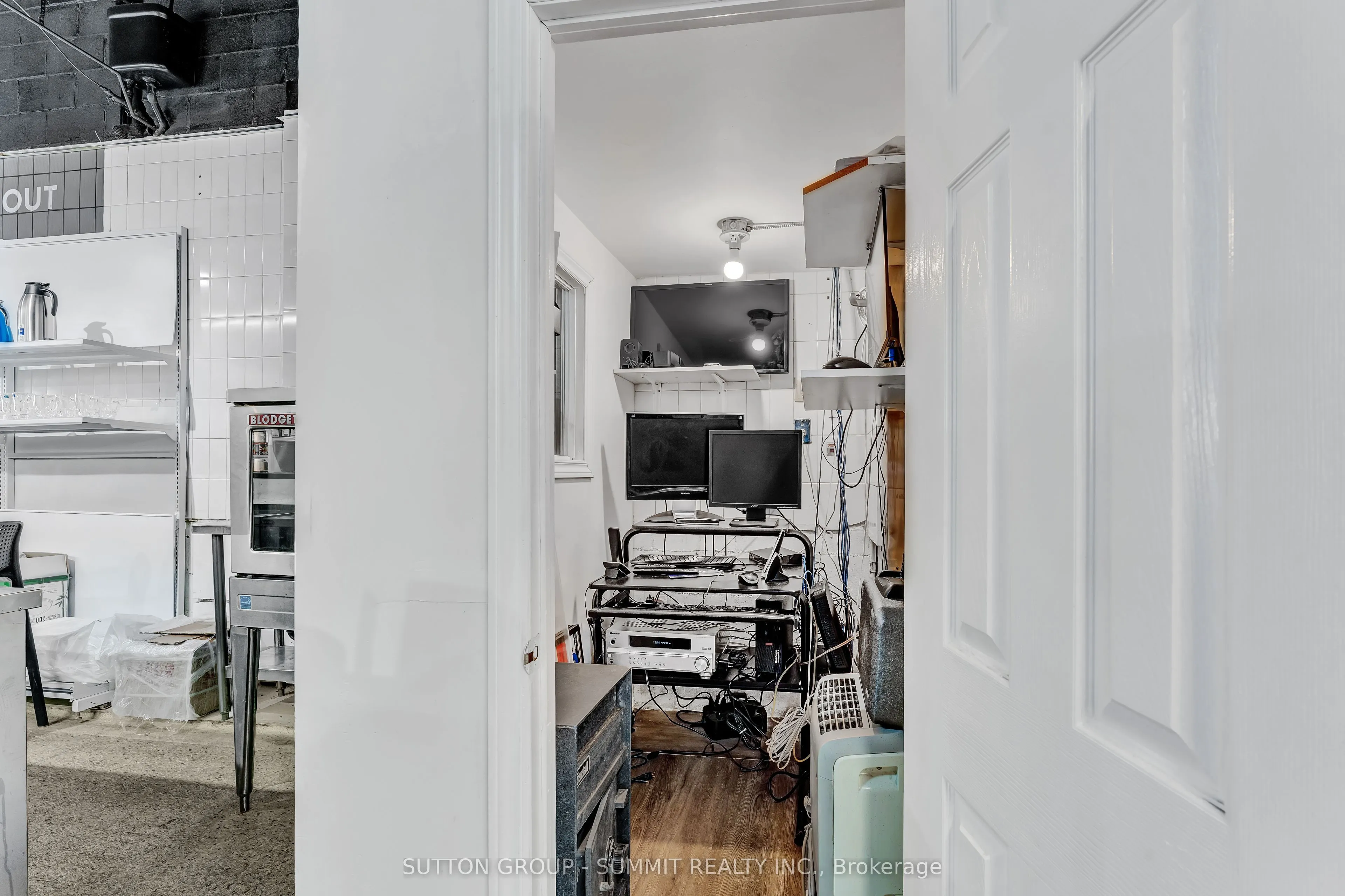 2500 Hurontario Street #17