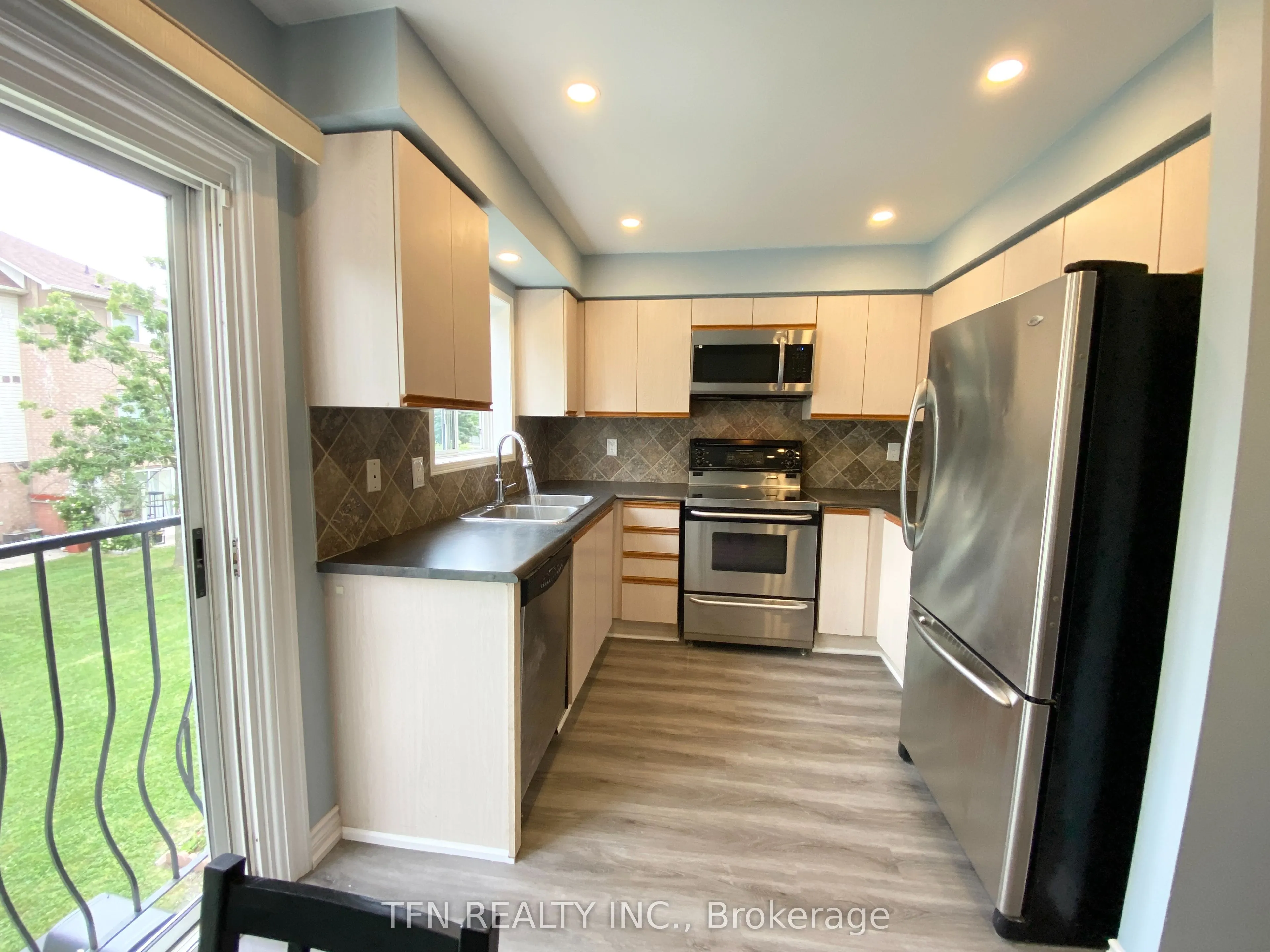 3020 Cedarglen Gate #42
