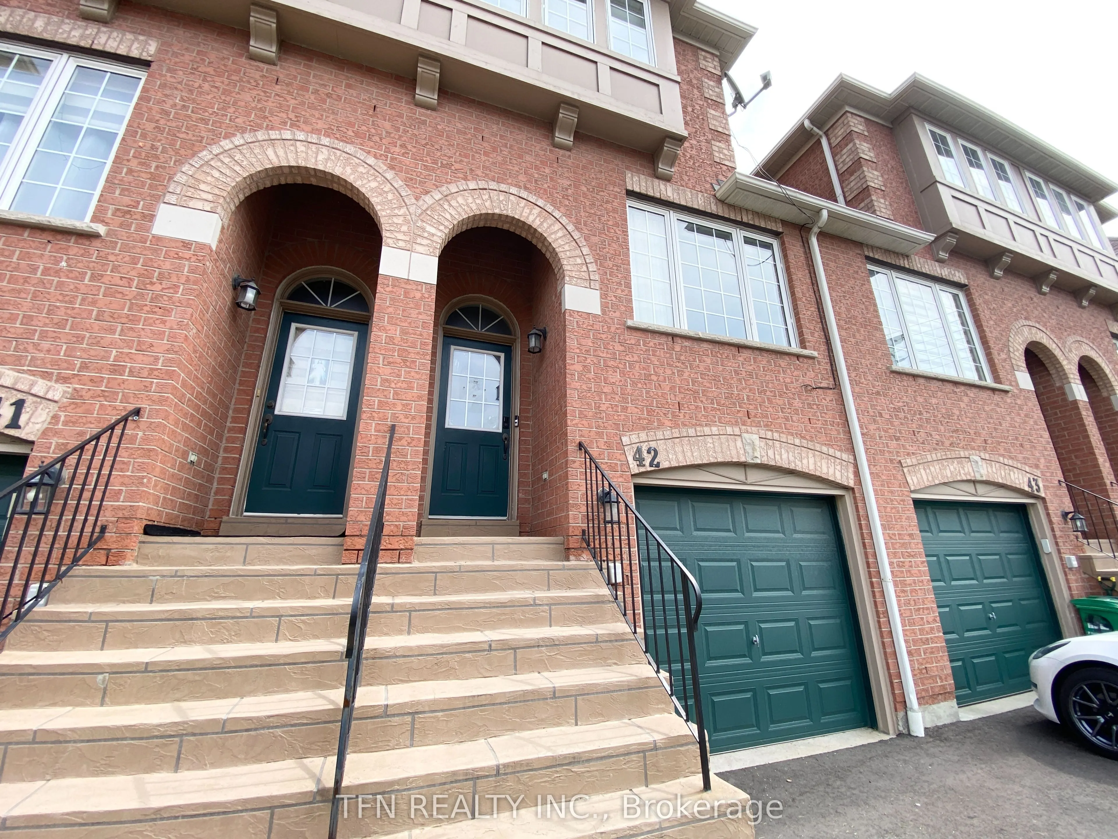 3020 Cedarglen Gate #42