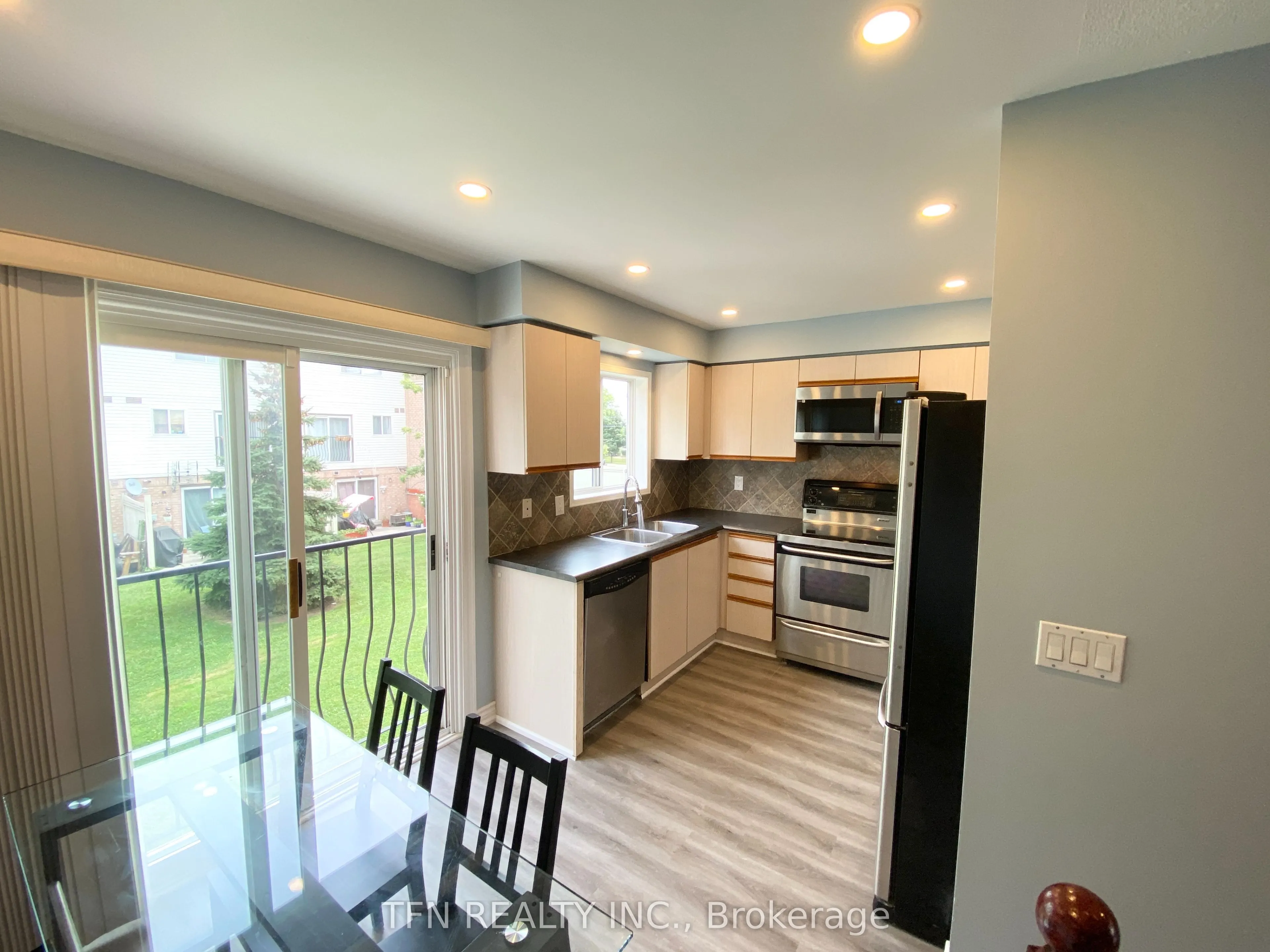 3020 Cedarglen Gate #42