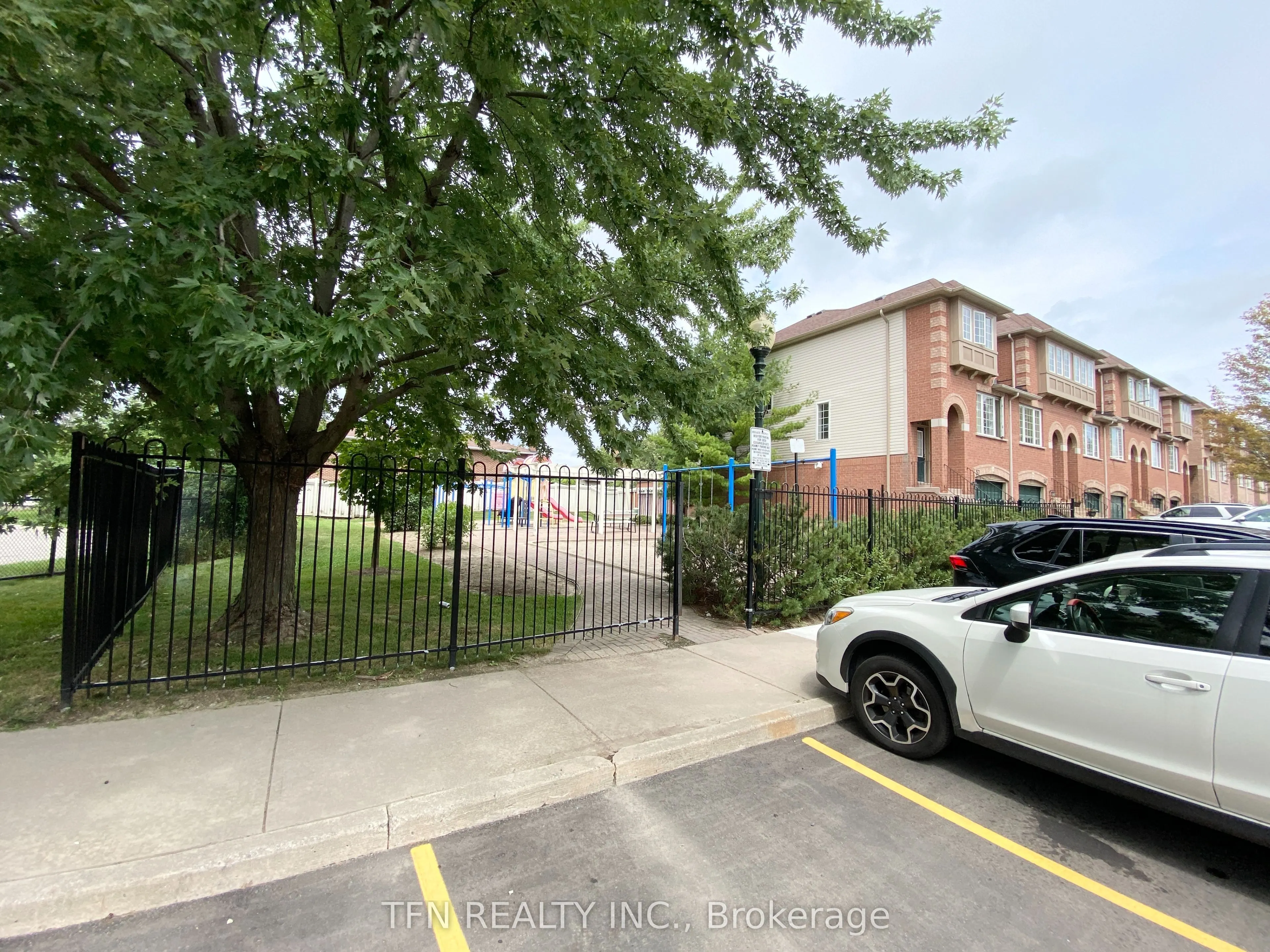 3020 Cedarglen Gate #42