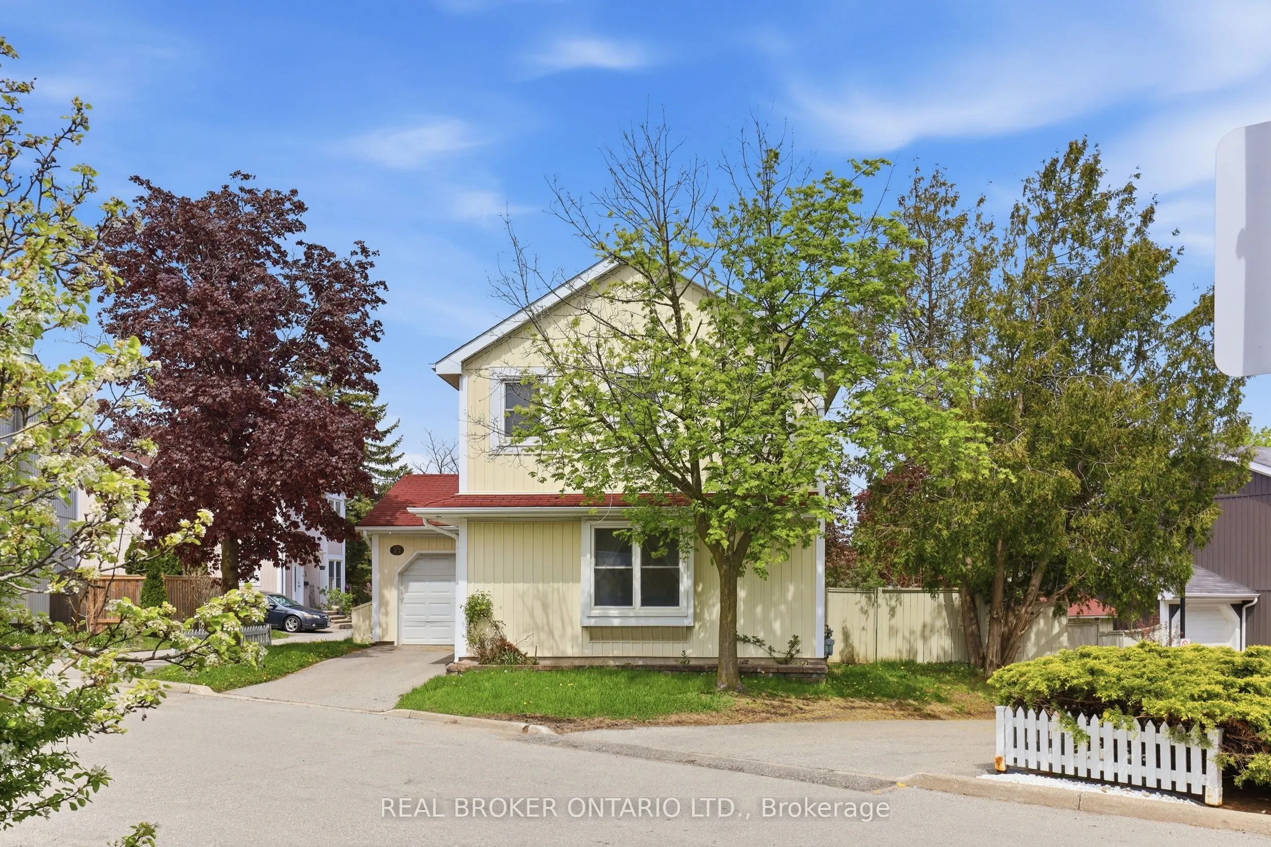 22 Bent Oak Circle
