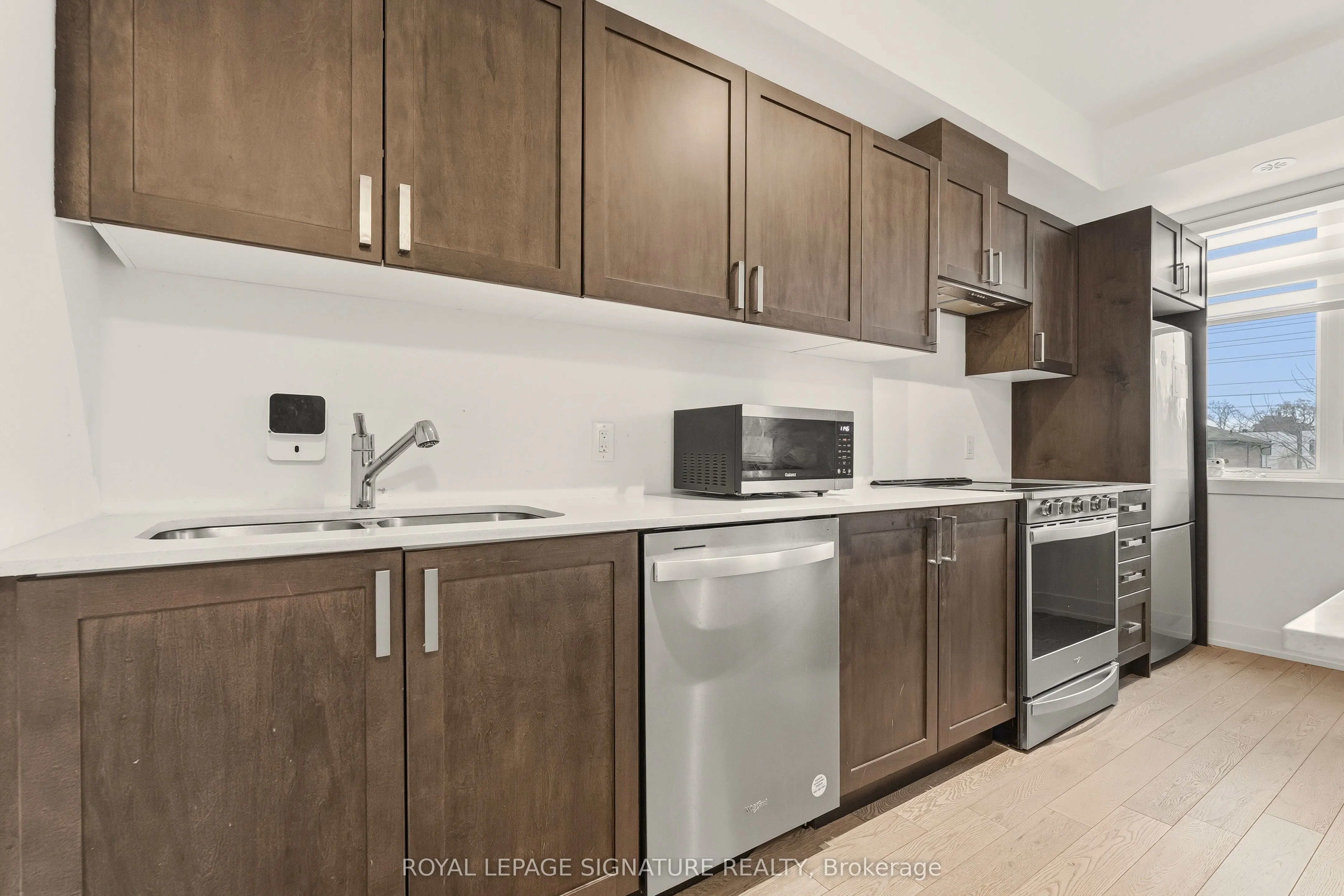 1062 Douglas McCurdy Common #227