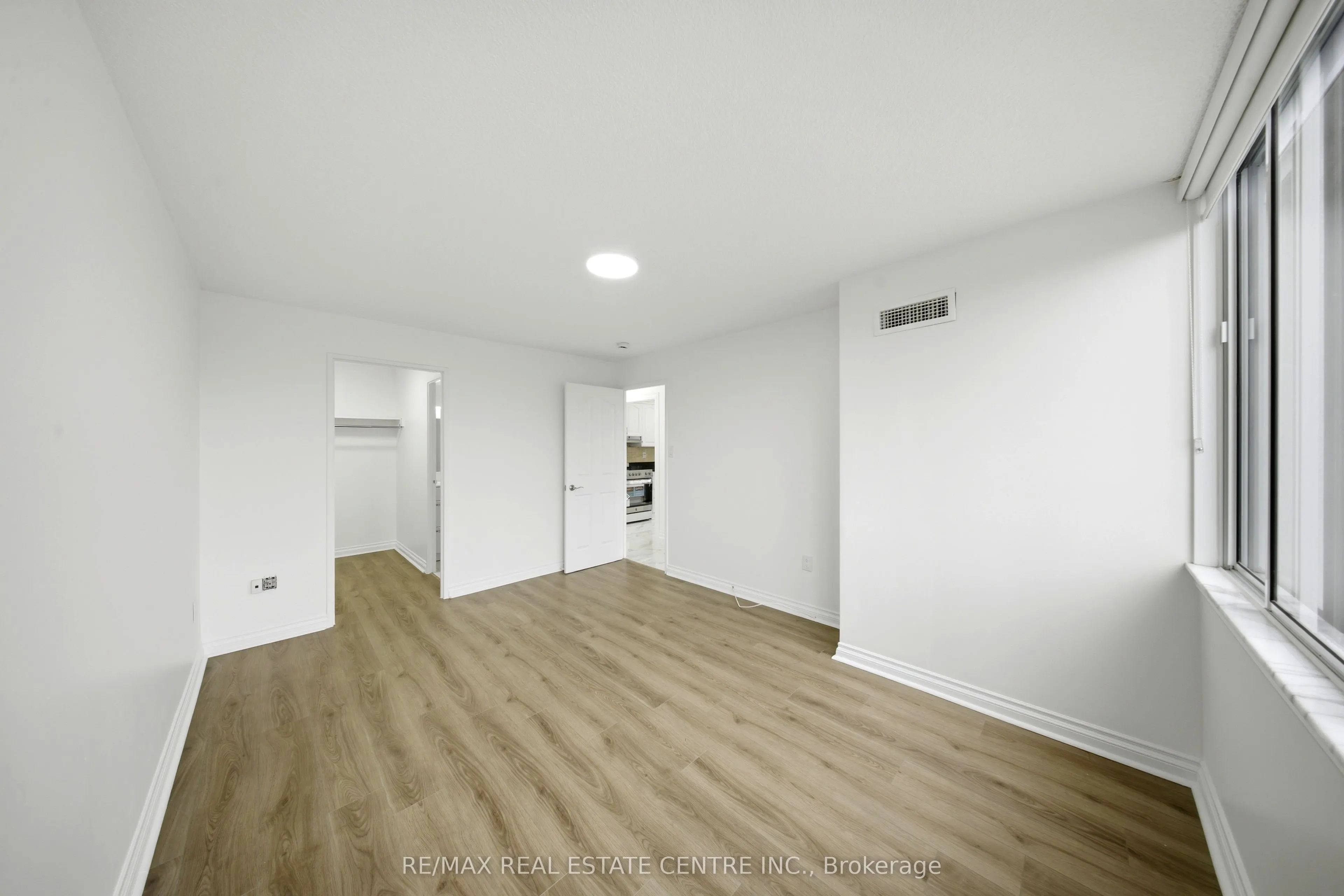 1300 Mississauga Valley Boulevard #511