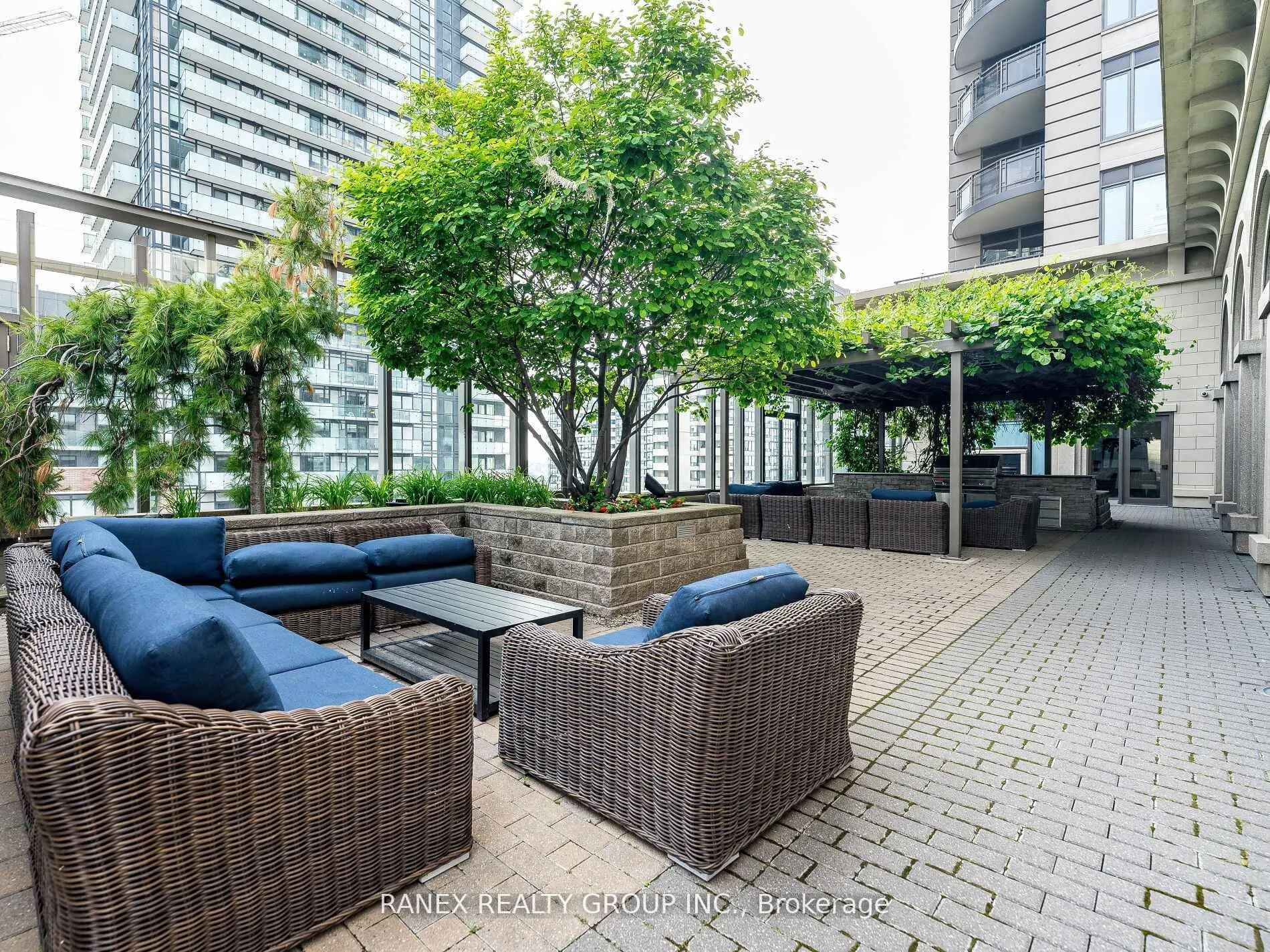385 Prince Of Wales Drive #317