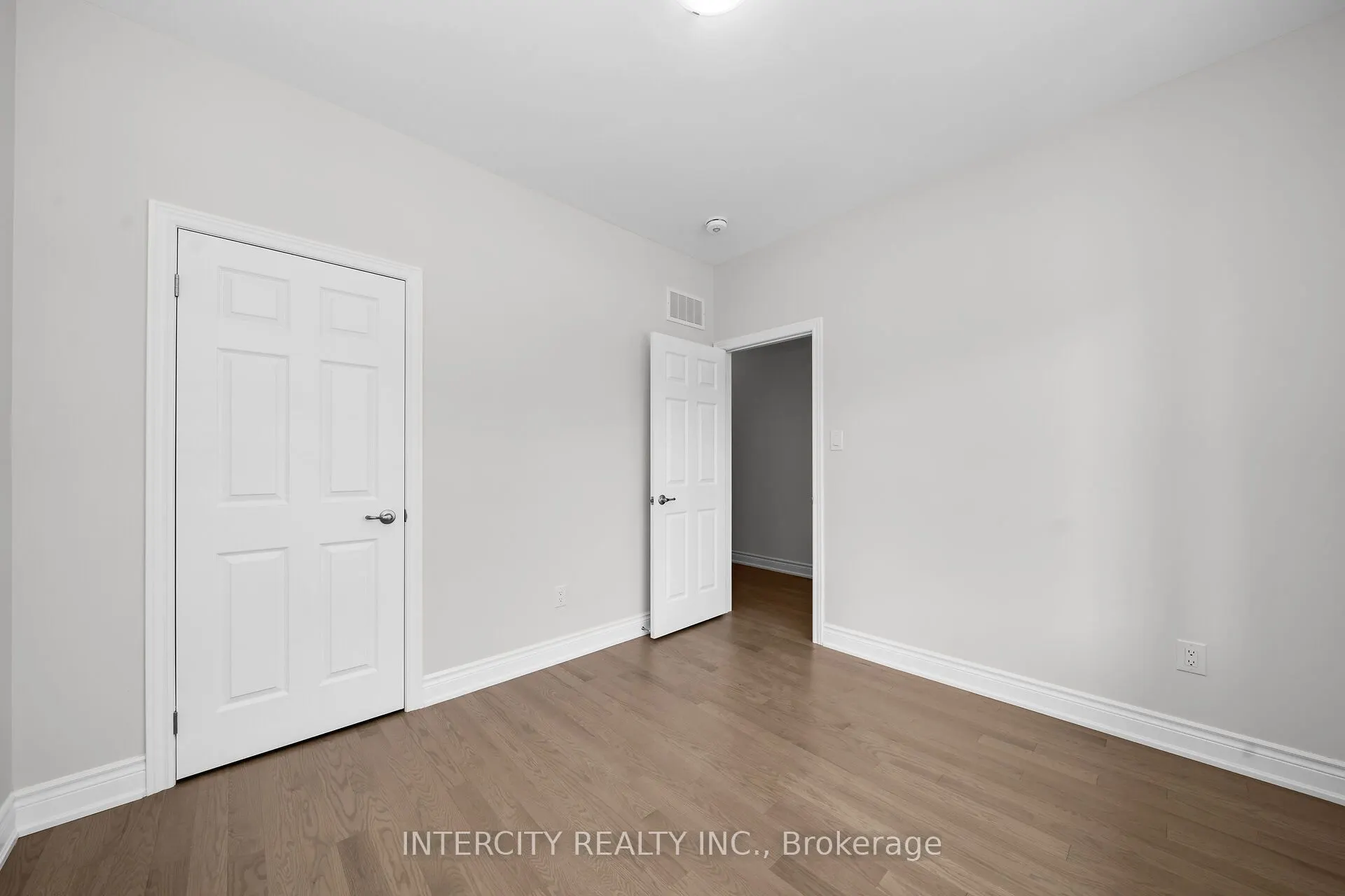 33 Ruby Lane