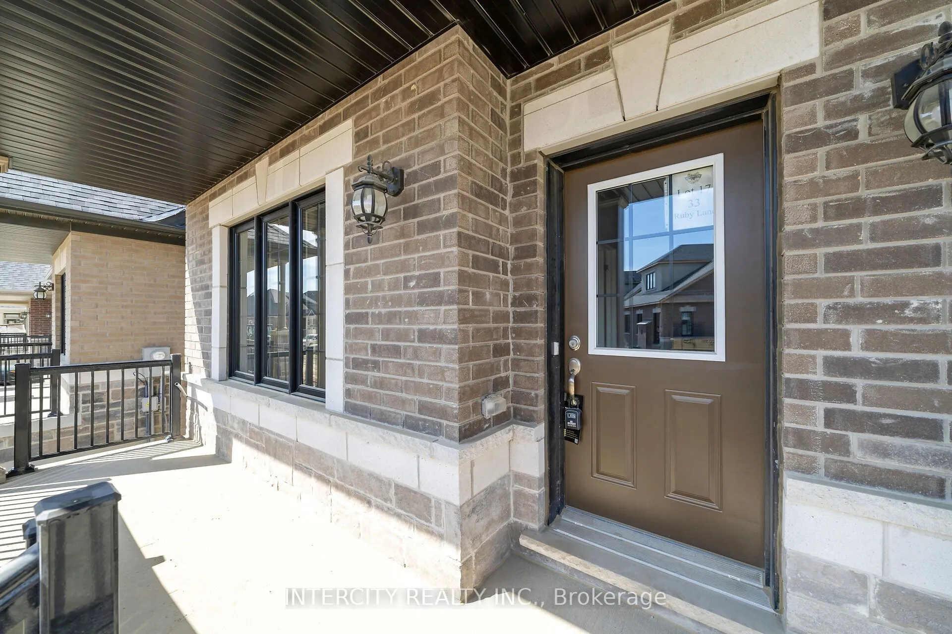 33 Ruby Lane