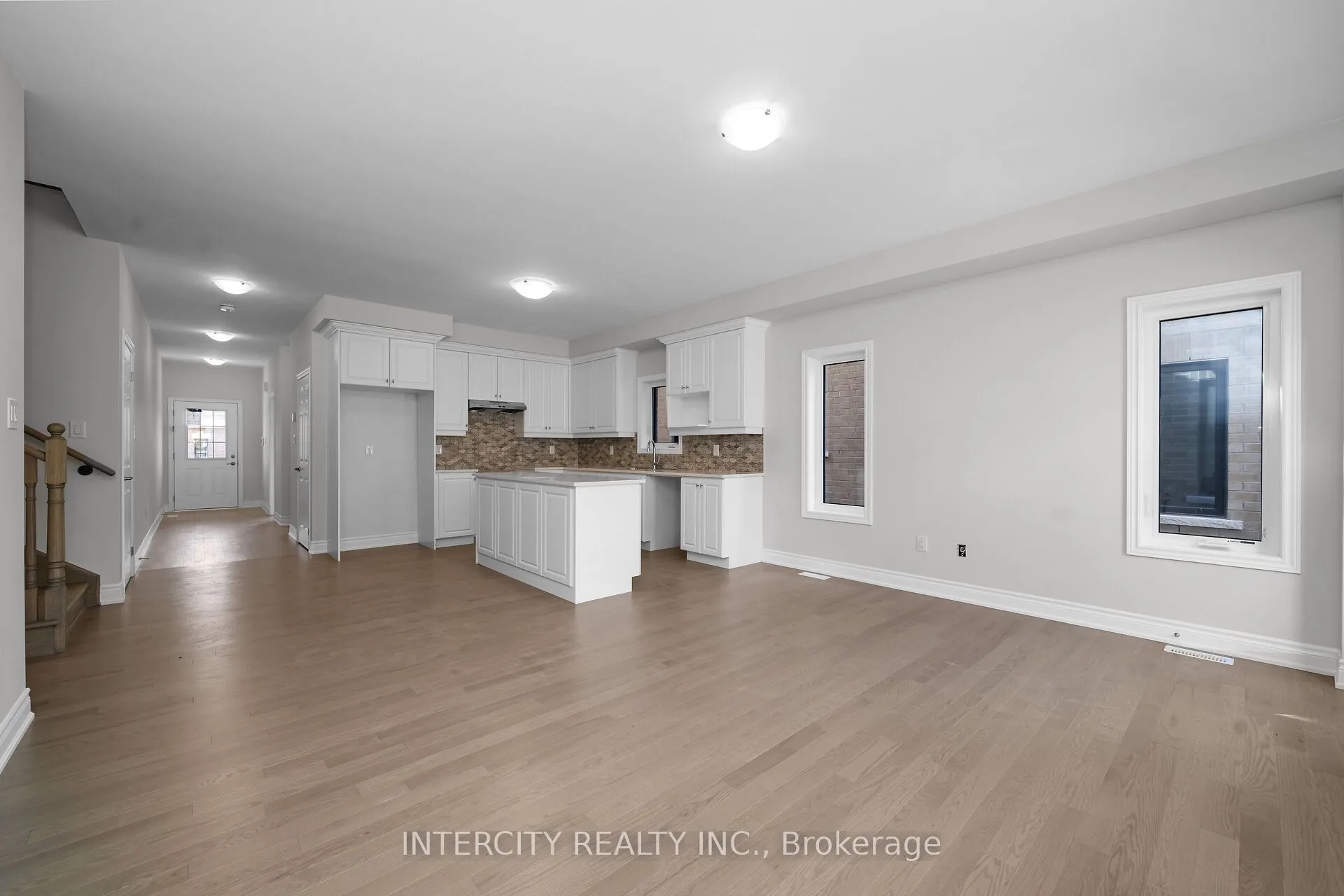 33 Ruby Lane