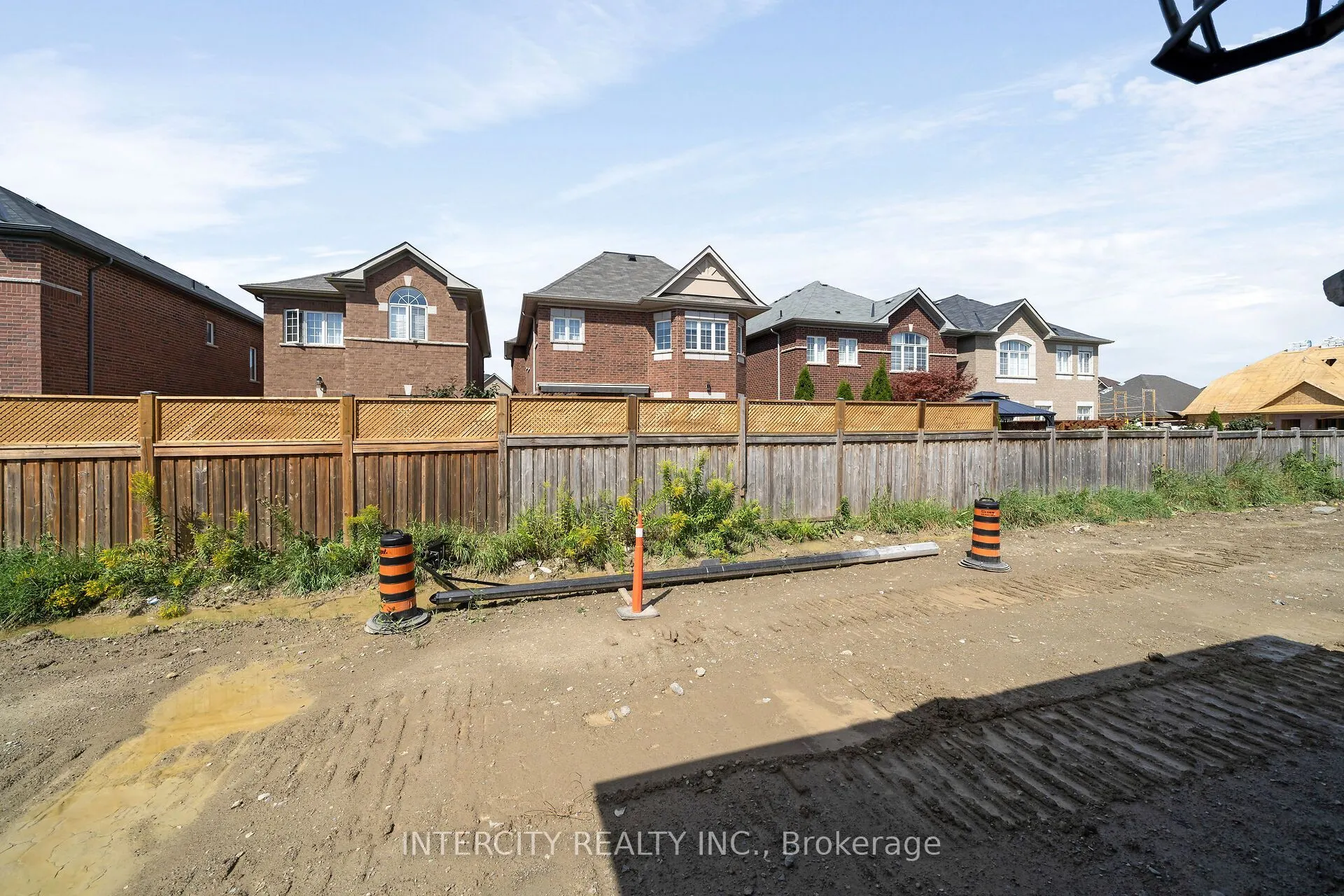 33 Ruby Lane