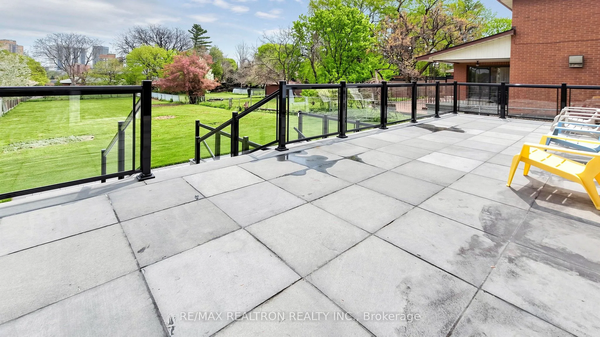9 Roxaline Street