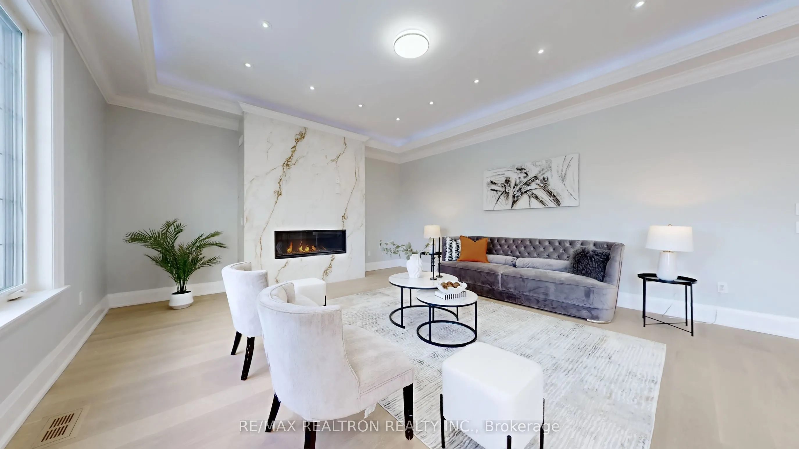 9 Roxaline Street
