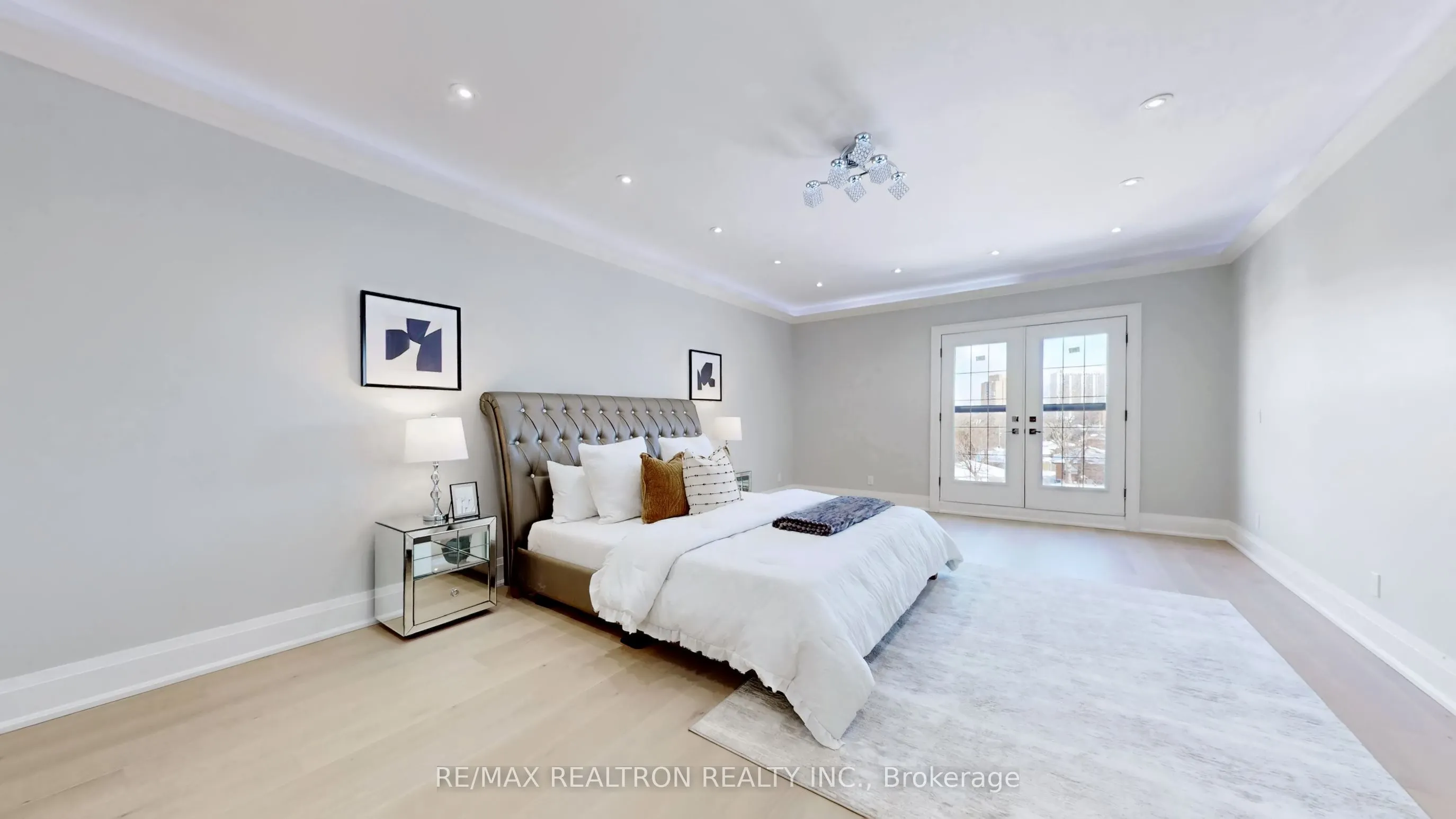 9 Roxaline Street